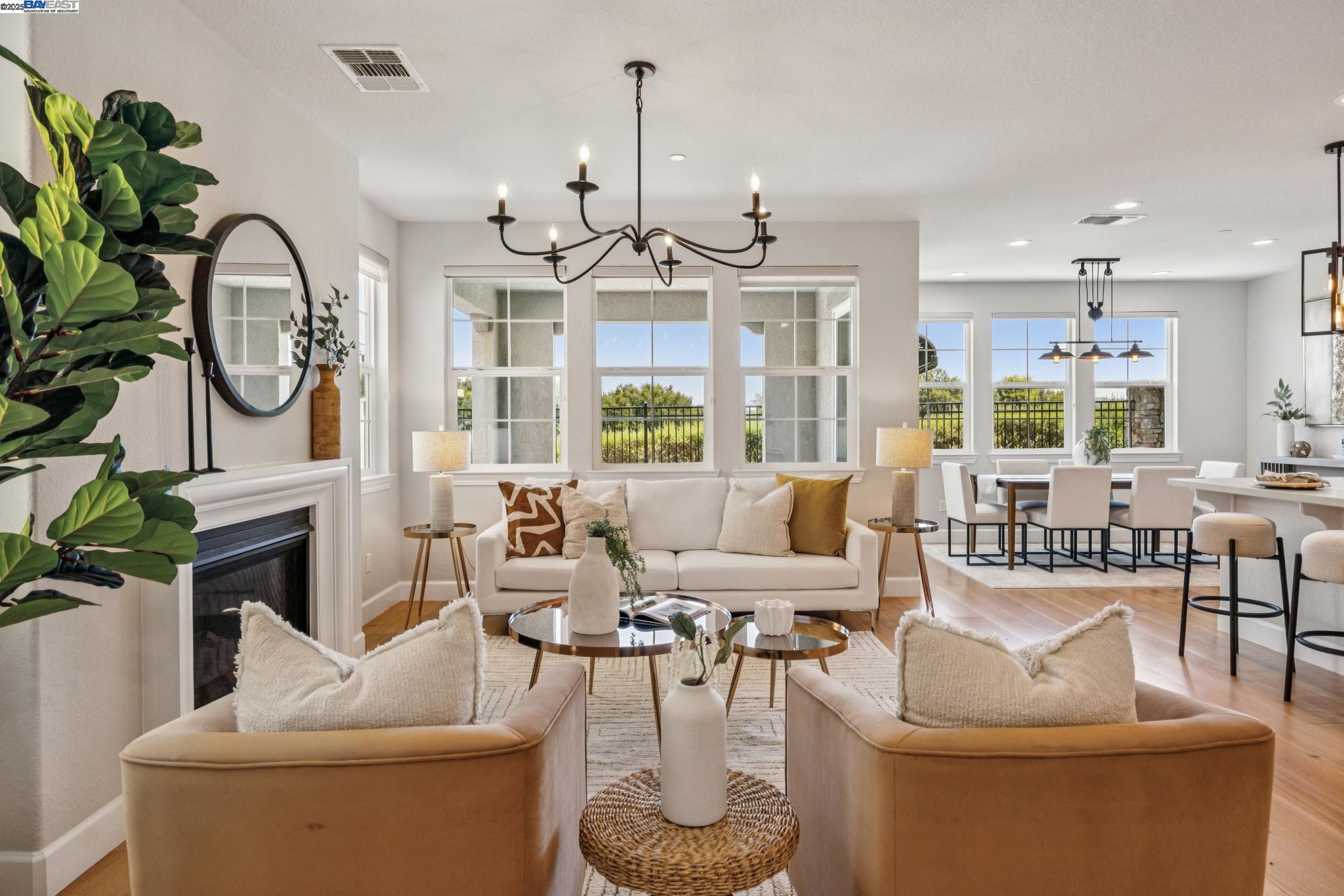 Detail Gallery Image 4 of 57 For 252 Benmore Dr, Hayward,  CA 94542 - 4 Beds | 3 Baths