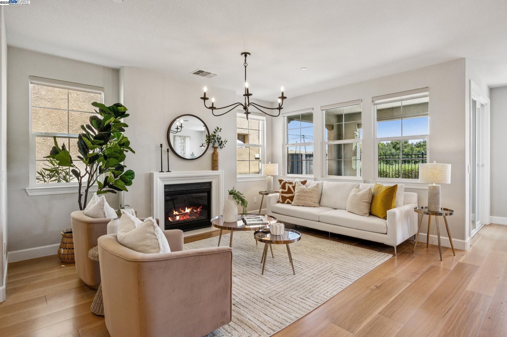 Detail Gallery Image 5 of 57 For 252 Benmore Dr, Hayward,  CA 94542 - 4 Beds | 3 Baths