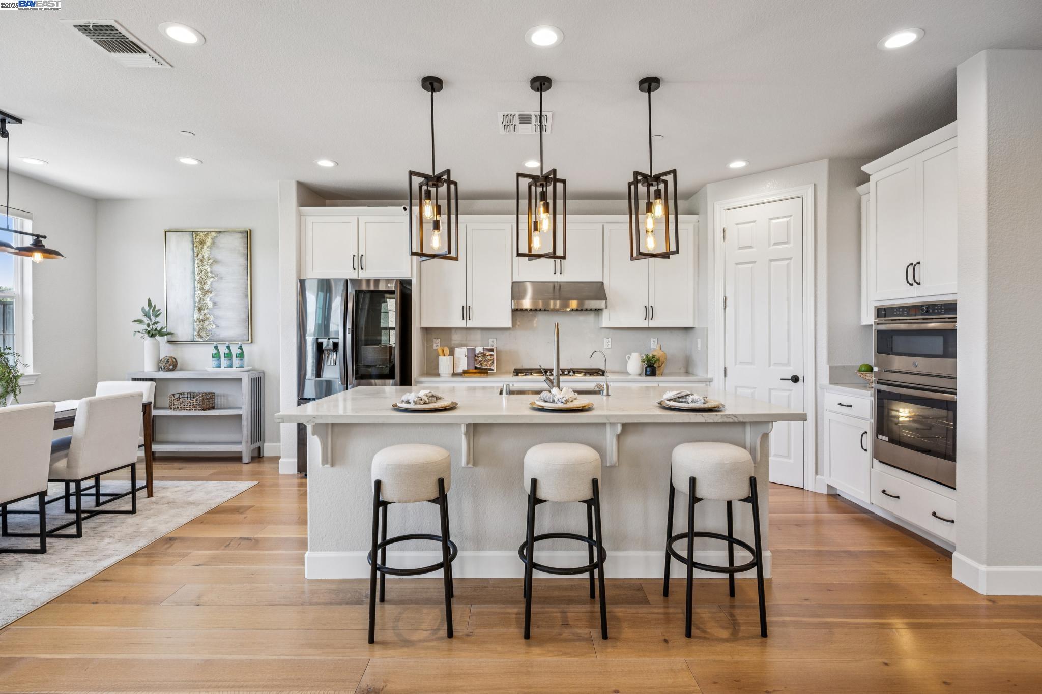 Detail Gallery Image 8 of 57 For 252 Benmore Dr, Hayward,  CA 94542 - 4 Beds | 3 Baths