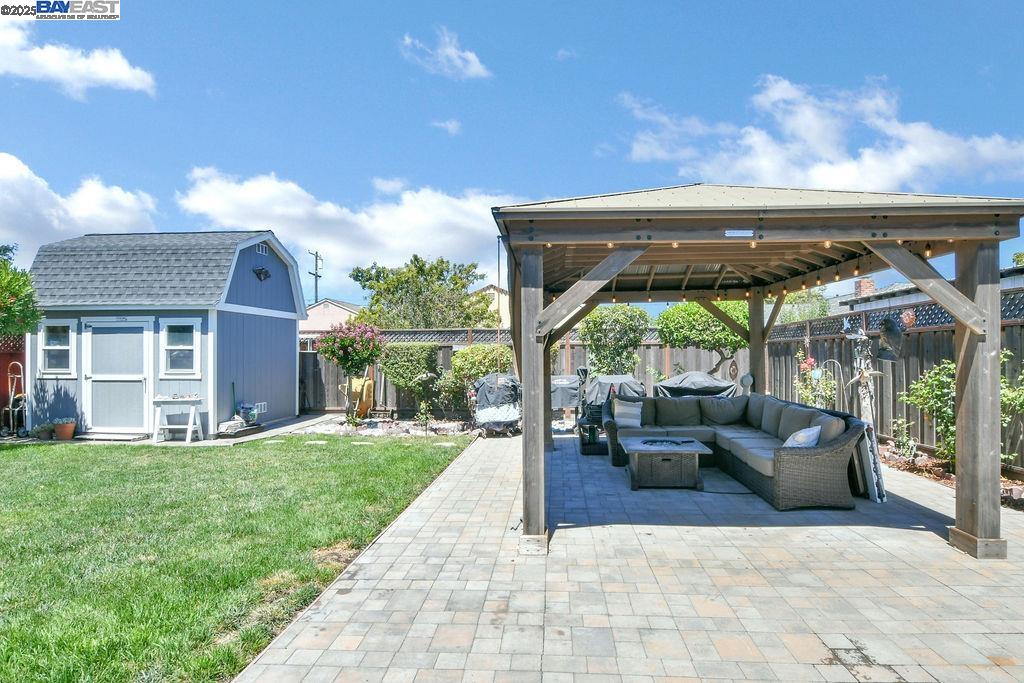 Detail Gallery Image 2 of 24 For 1311 via Manzanas, San Lorenzo,  CA 94580 - 3 Beds | 1 Baths