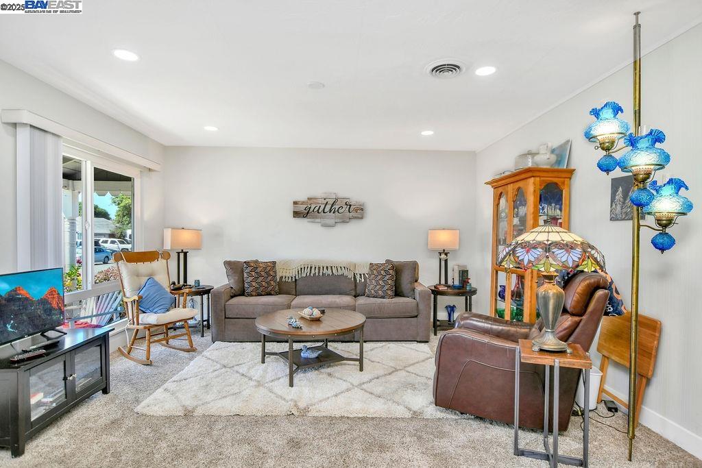 Detail Gallery Image 4 of 24 For 1311 via Manzanas, San Lorenzo,  CA 94580 - 3 Beds | 1 Baths