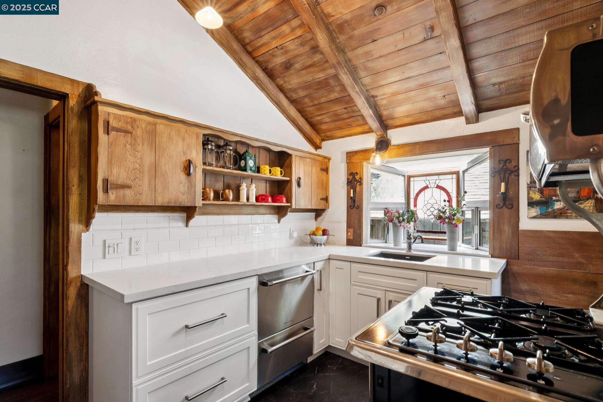 Detail Gallery Image 2 of 60 For 1611 Carmel Dr, Walnut Creek,  CA 94596 - 3 Beds | 3 Baths