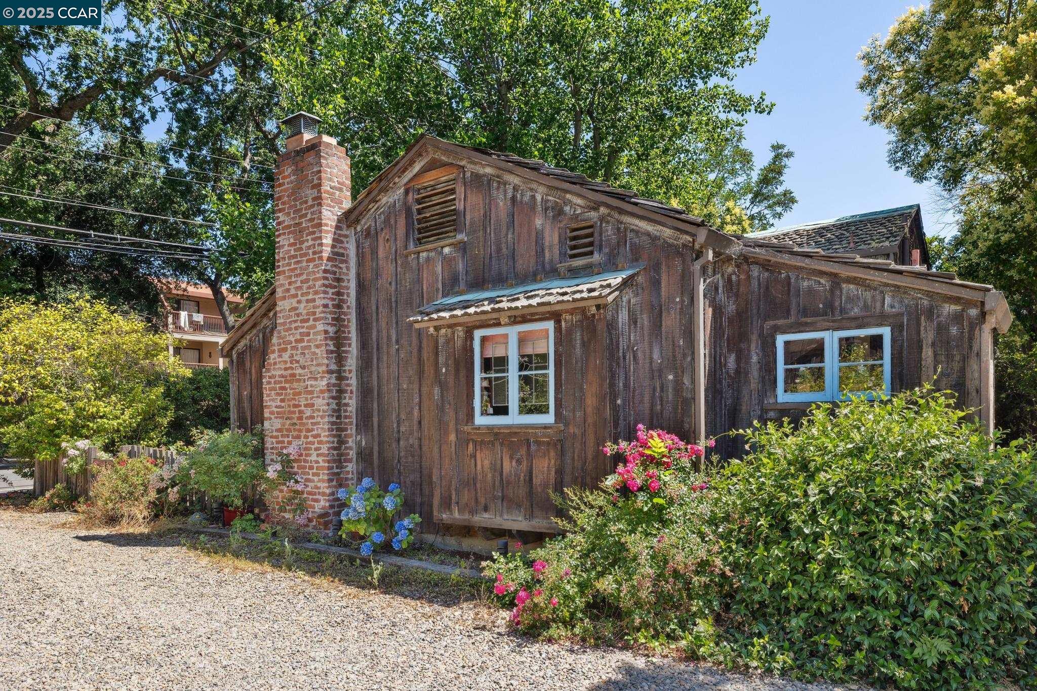 Detail Gallery Image 11 of 60 For 1611 Carmel Dr, Walnut Creek,  CA 94596 - 3 Beds | 3 Baths