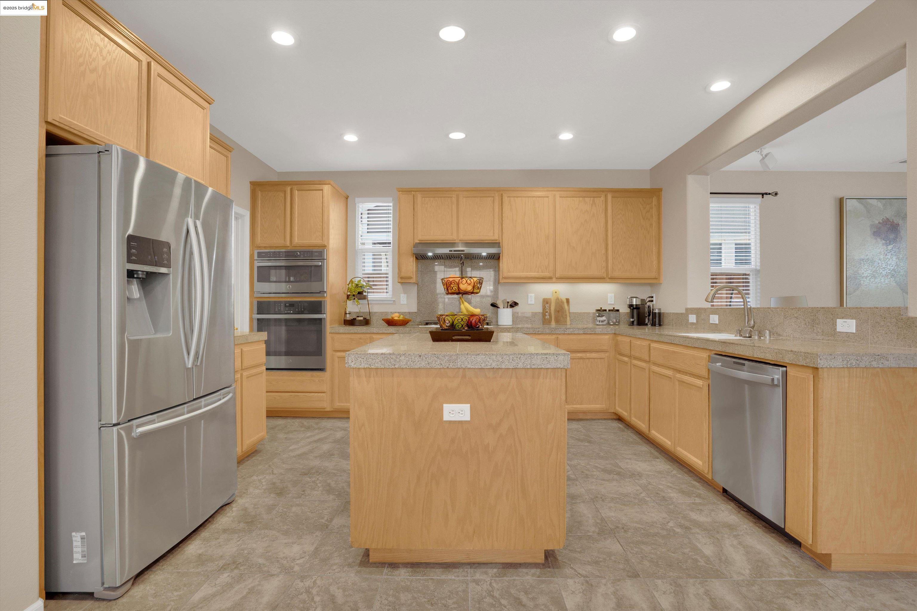 Detail Gallery Image 13 of 48 For 2335 Winchester Loop, Discovery Bay,  CA 94505 - 4 Beds | 2/1 Baths