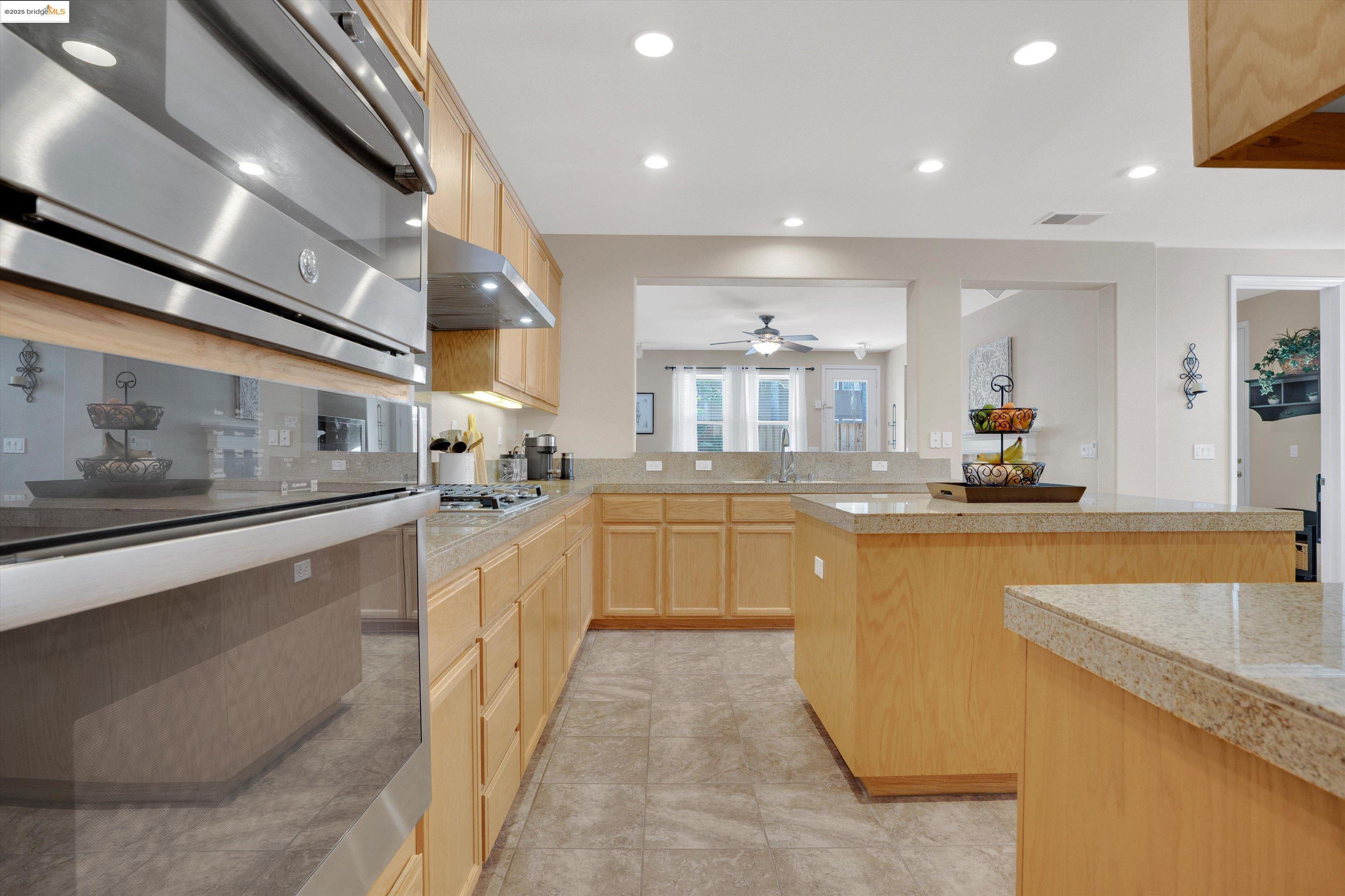 Detail Gallery Image 14 of 48 For 2335 Winchester Loop, Discovery Bay,  CA 94505 - 4 Beds | 2/1 Baths