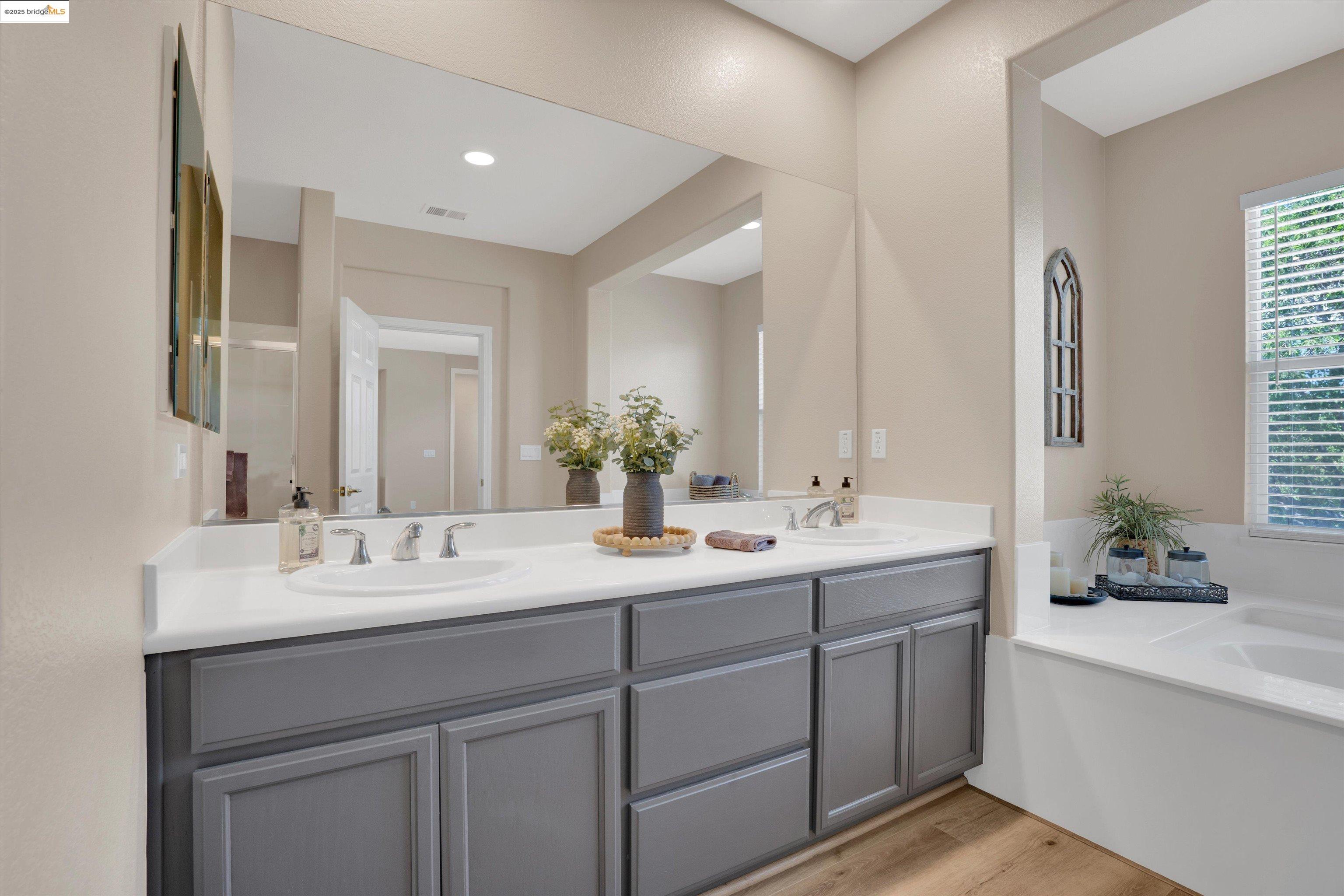 Detail Gallery Image 27 of 48 For 2335 Winchester Loop, Discovery Bay,  CA 94505 - 4 Beds | 2/1 Baths