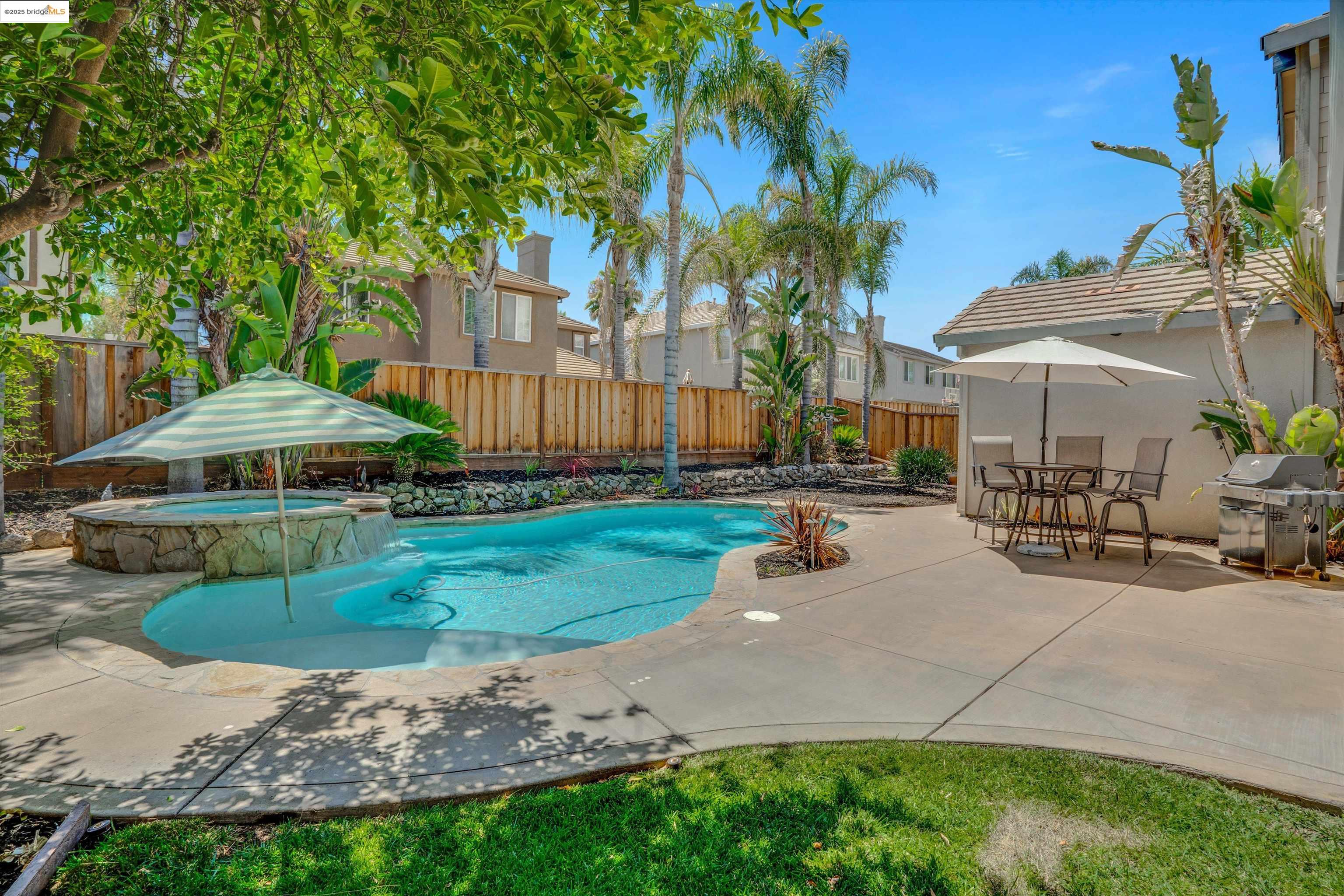 Detail Gallery Image 8 of 48 For 2335 Winchester Loop, Discovery Bay,  CA 94505 - 4 Beds | 2/1 Baths