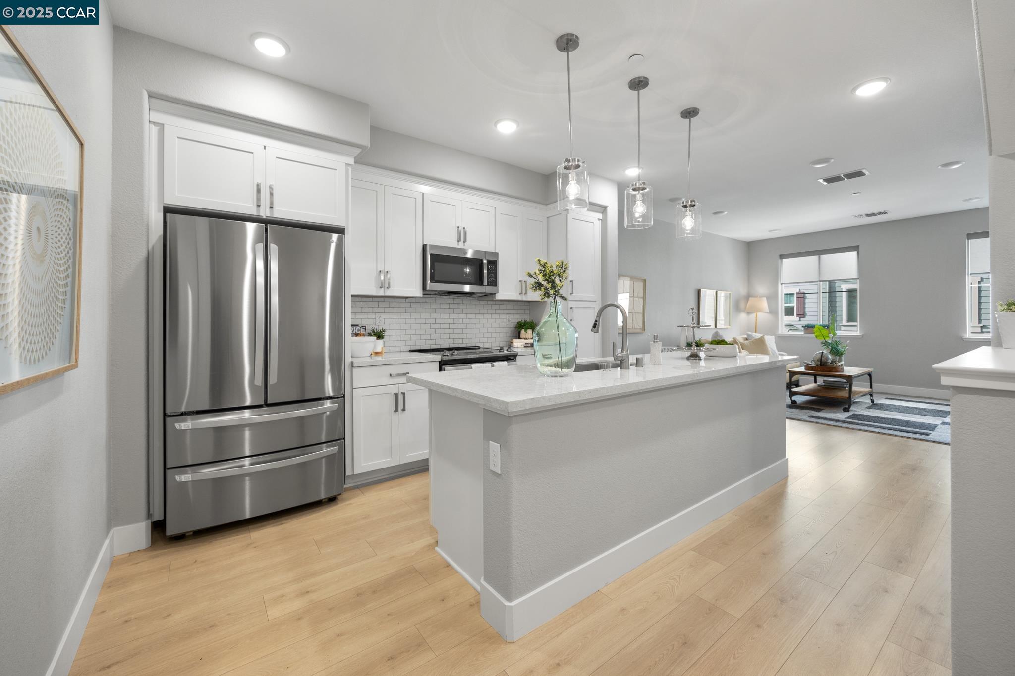 Detail Gallery Image 3 of 29 For 339 Pear Tree Ter #H,  Napa,  CA 94558 - 3 Beds | 3 Baths