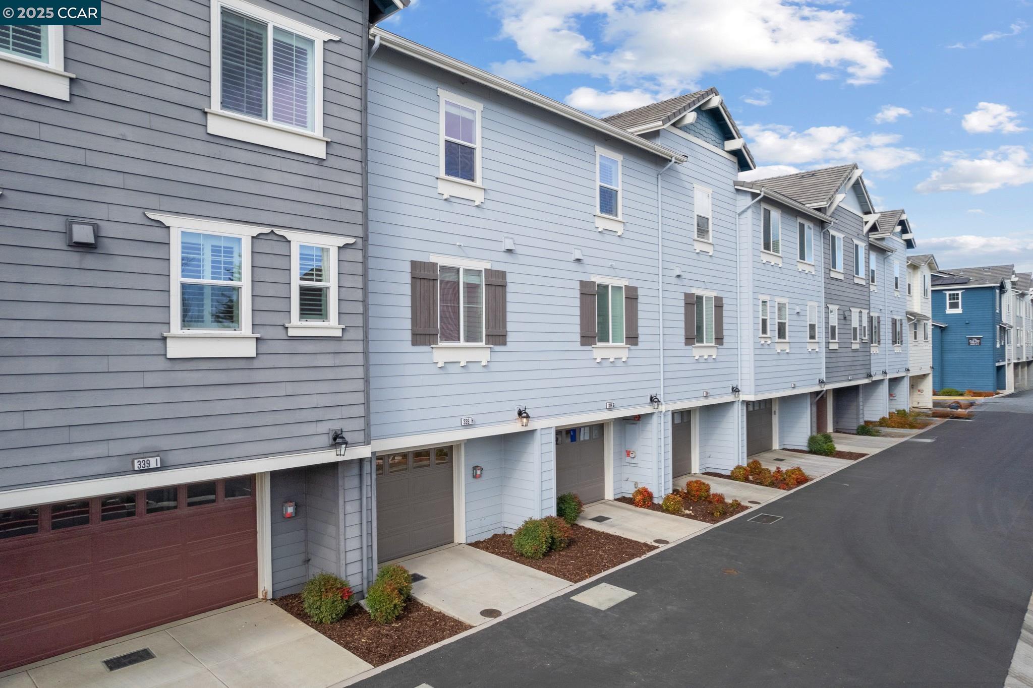 Detail Gallery Image 24 of 29 For 339 Pear Tree Ter #H,  Napa,  CA 94558 - 3 Beds | 3 Baths
