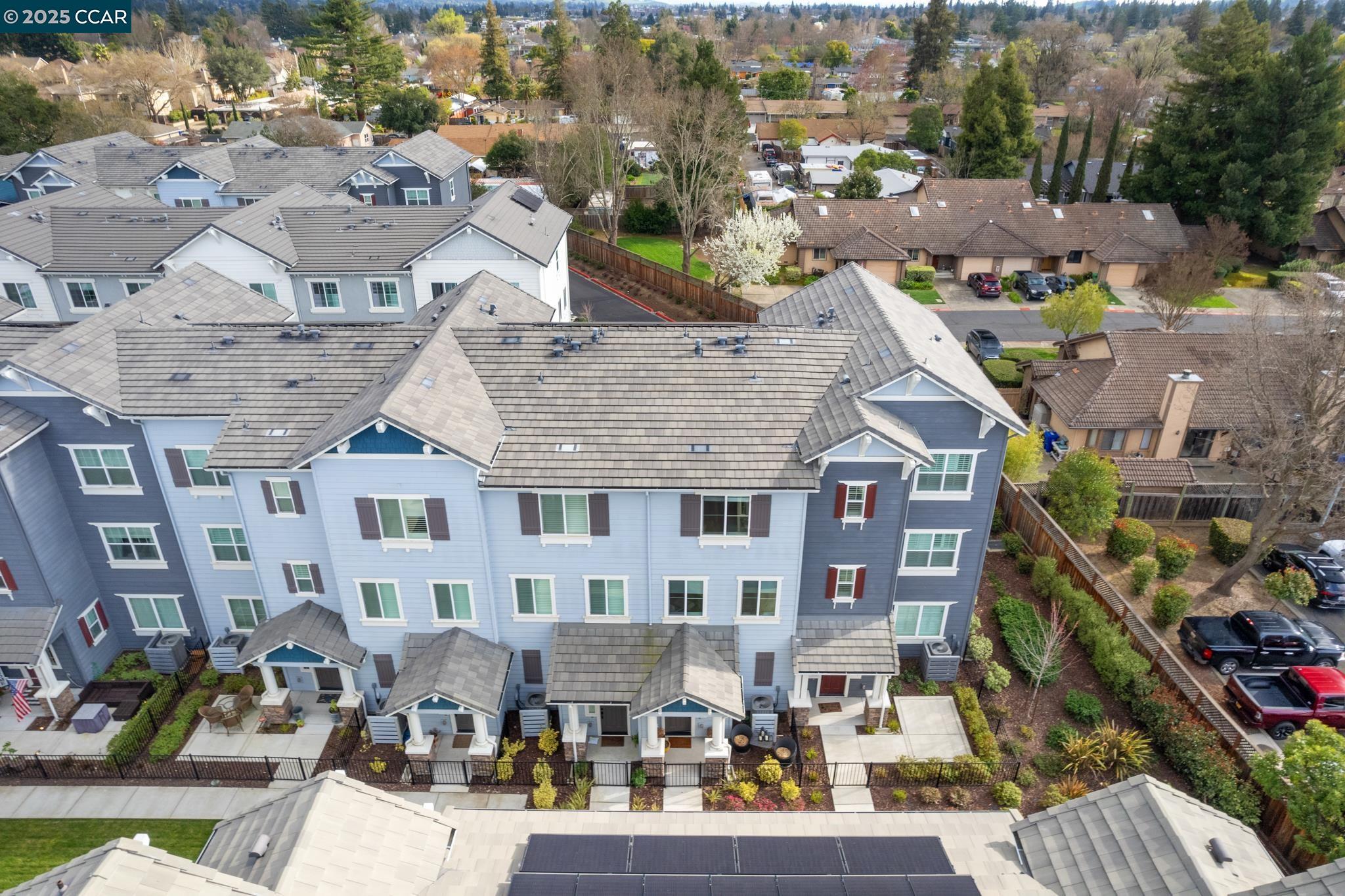 Detail Gallery Image 25 of 29 For 339 Pear Tree Ter #H,  Napa,  CA 94558 - 3 Beds | 3 Baths