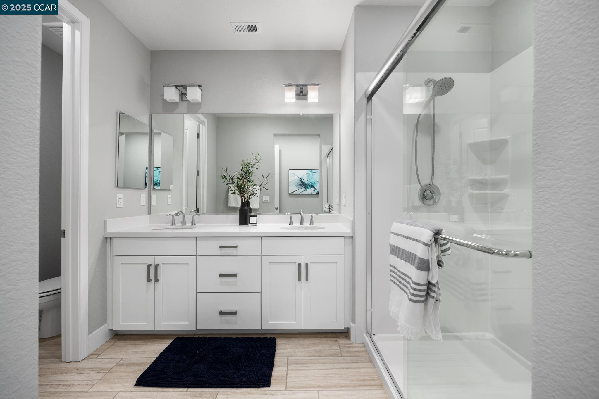 Detail Gallery Image 7 of 29 For 339 Pear Tree Ter #H,  Napa,  CA 94558 - 3 Beds | 3 Baths