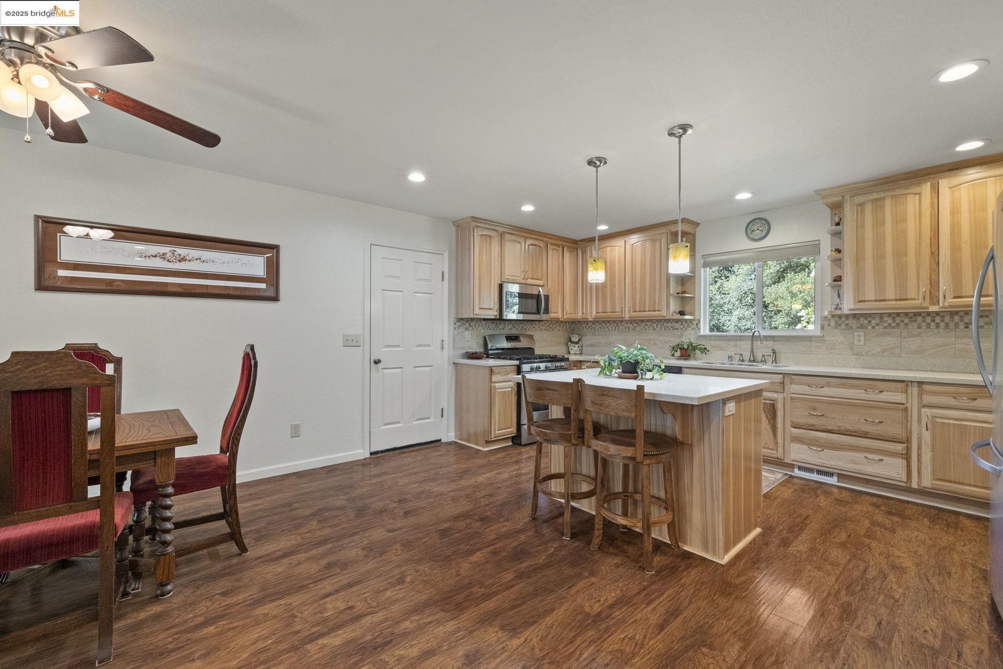 Detail Gallery Image 5 of 38 For 260 Acorn Drive, Angels Camp,  CA 95222 - 3 Beds | 2 Baths