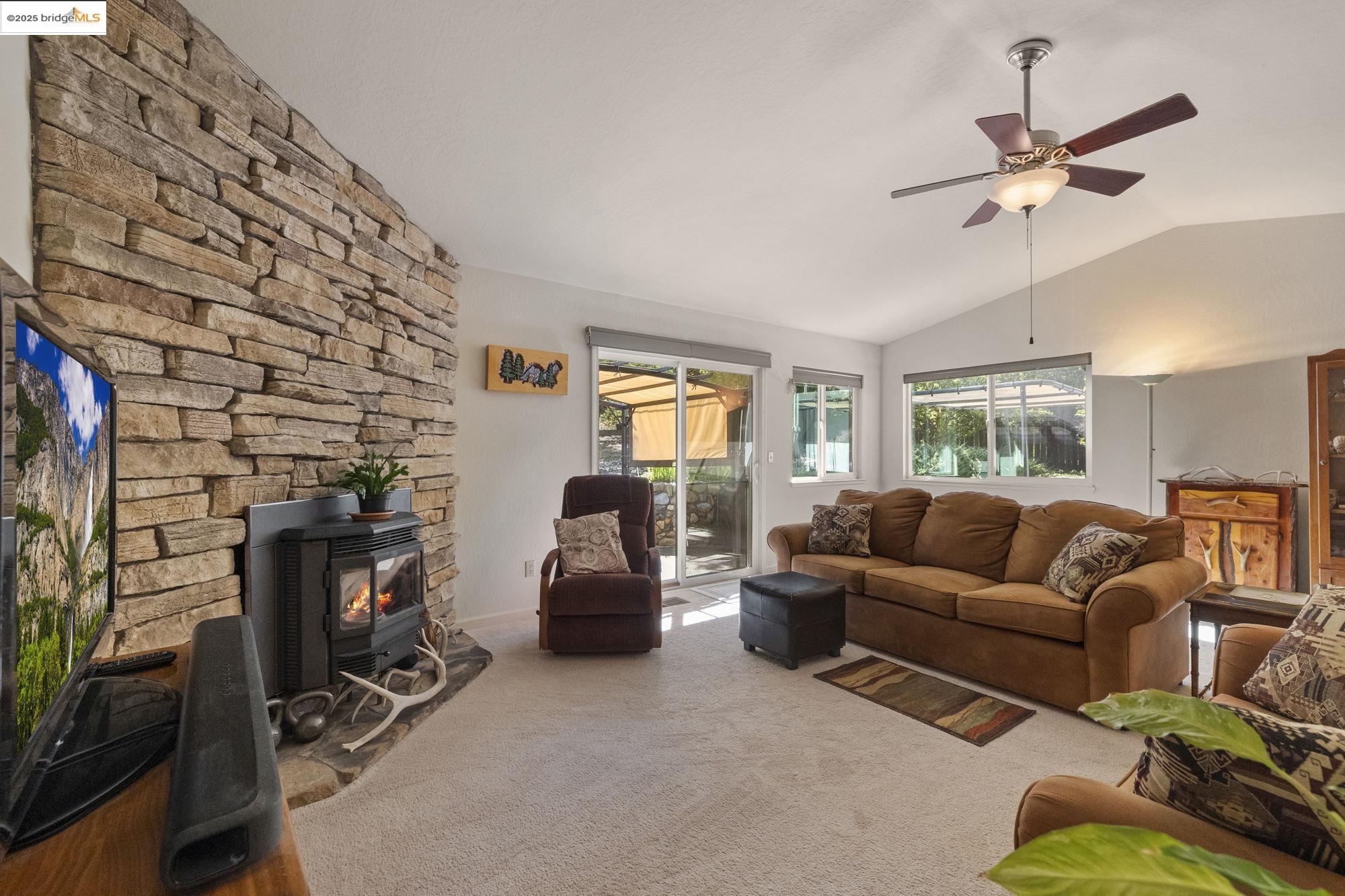 Detail Gallery Image 10 of 38 For 260 Acorn Drive, Angels Camp,  CA 95222 - 3 Beds | 2 Baths