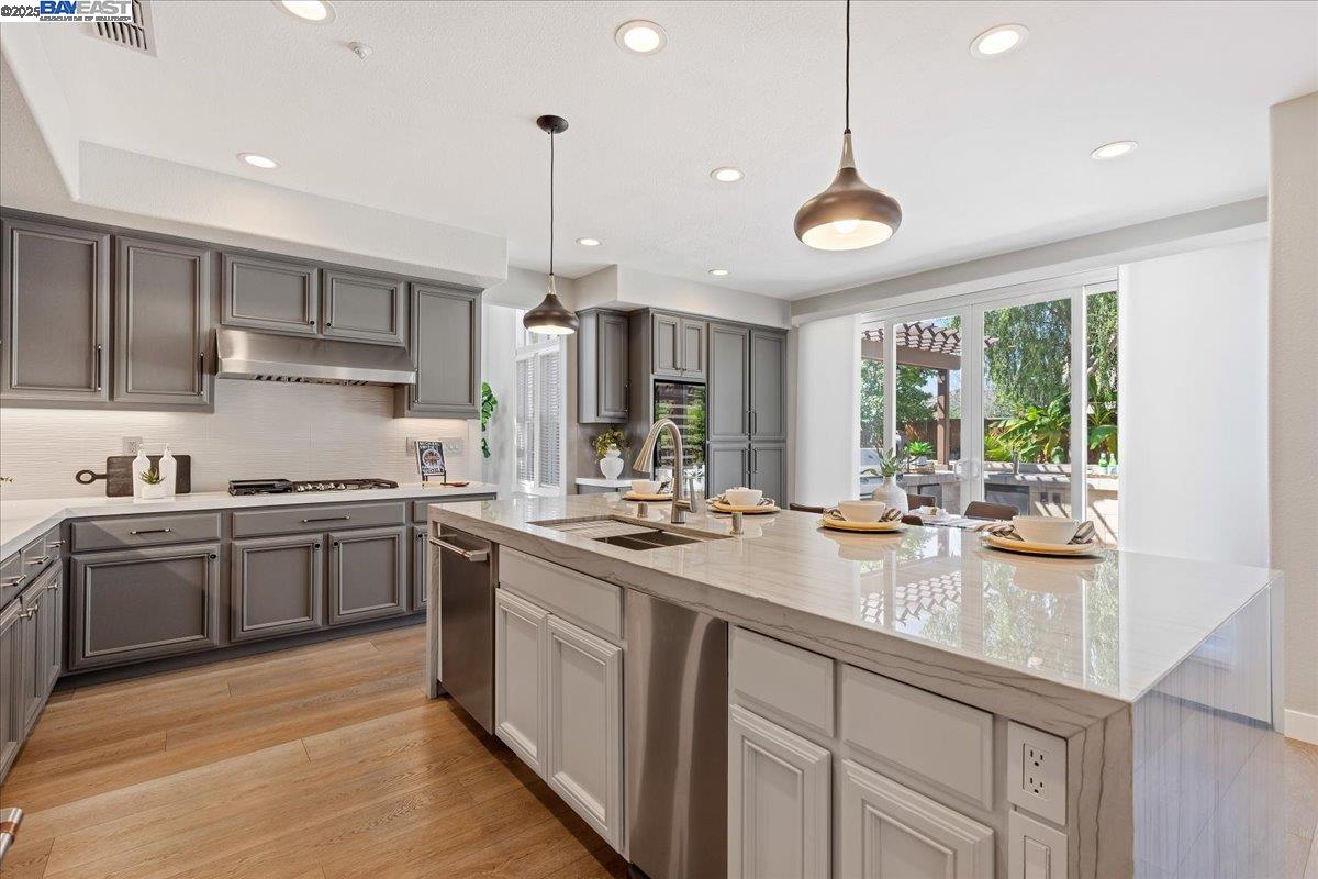 Detail Gallery Image 17 of 47 For 1699 Lodestone Rd, Livermore,  CA 94550 - 5 Beds | 3 Baths