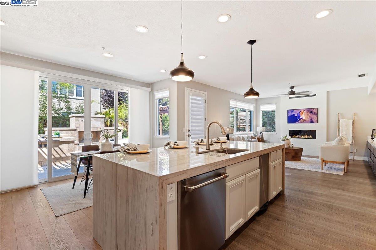 Detail Gallery Image 18 of 47 For 1699 Lodestone Rd, Livermore,  CA 94550 - 5 Beds | 3 Baths
