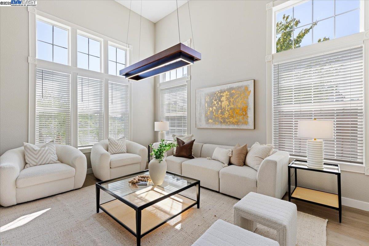 Detail Gallery Image 5 of 47 For 1699 Lodestone Rd, Livermore,  CA 94550 - 5 Beds | 3 Baths