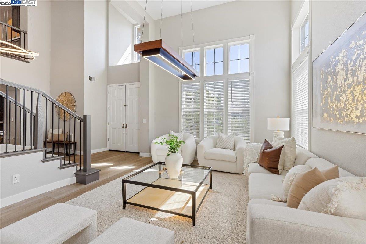 Detail Gallery Image 6 of 47 For 1699 Lodestone Rd, Livermore,  CA 94550 - 5 Beds | 3 Baths