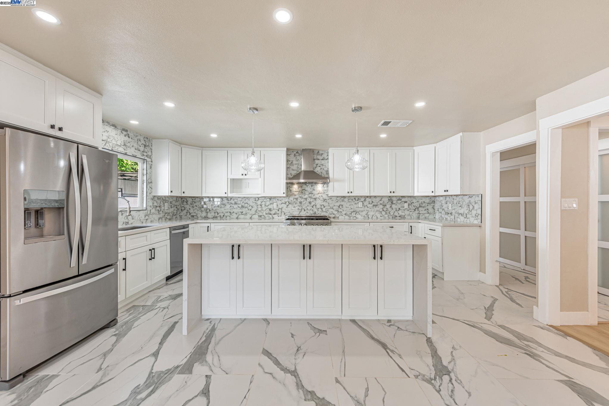 Detail Gallery Image 11 of 48 For 10745 Ridgeview Way, San Jose,  CA 95127 - 4 Beds | 4/1 Baths