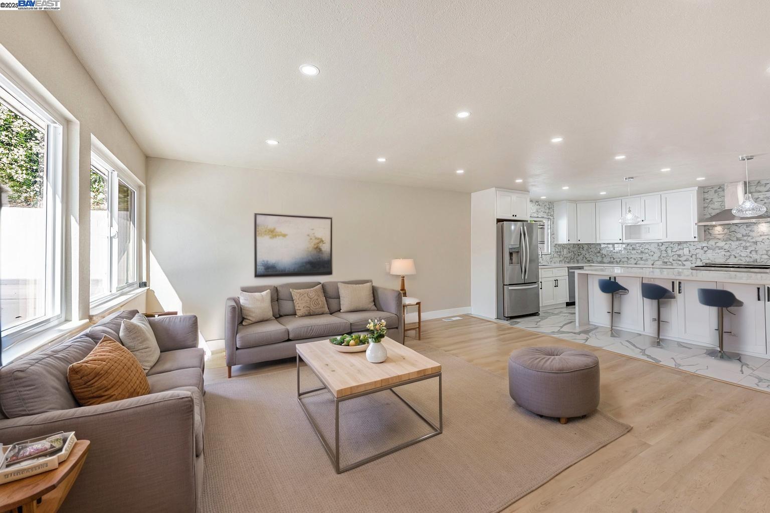 Detail Gallery Image 12 of 48 For 10745 Ridgeview Way, San Jose,  CA 95127 - 4 Beds | 4/1 Baths