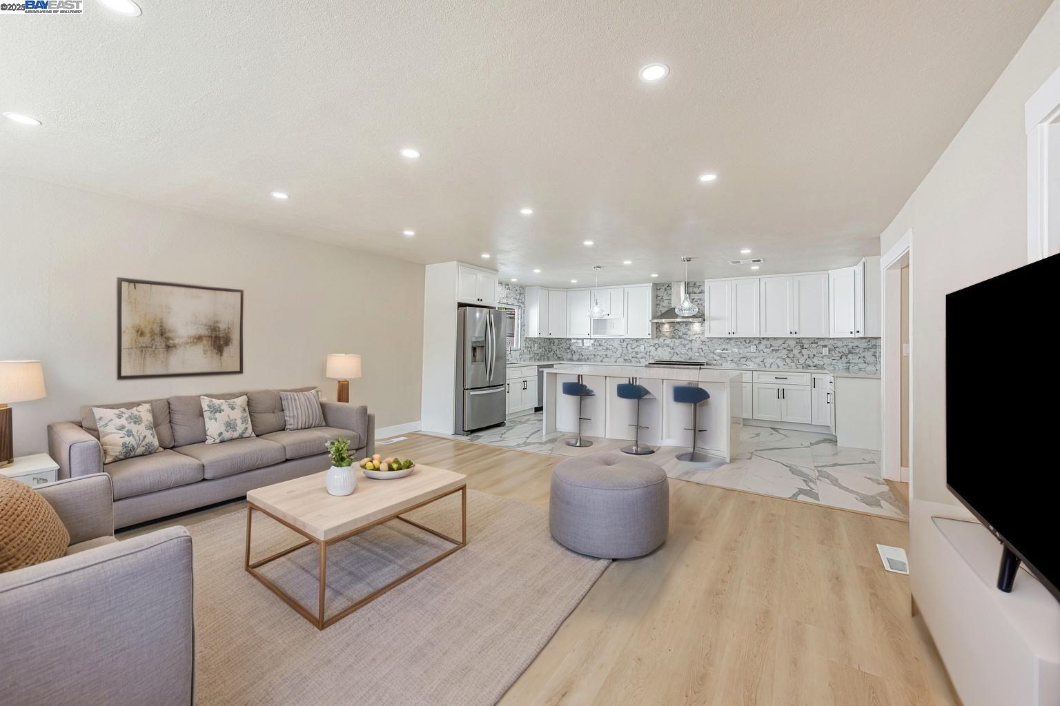 Detail Gallery Image 13 of 48 For 10745 Ridgeview Way, San Jose,  CA 95127 - 4 Beds | 4/1 Baths