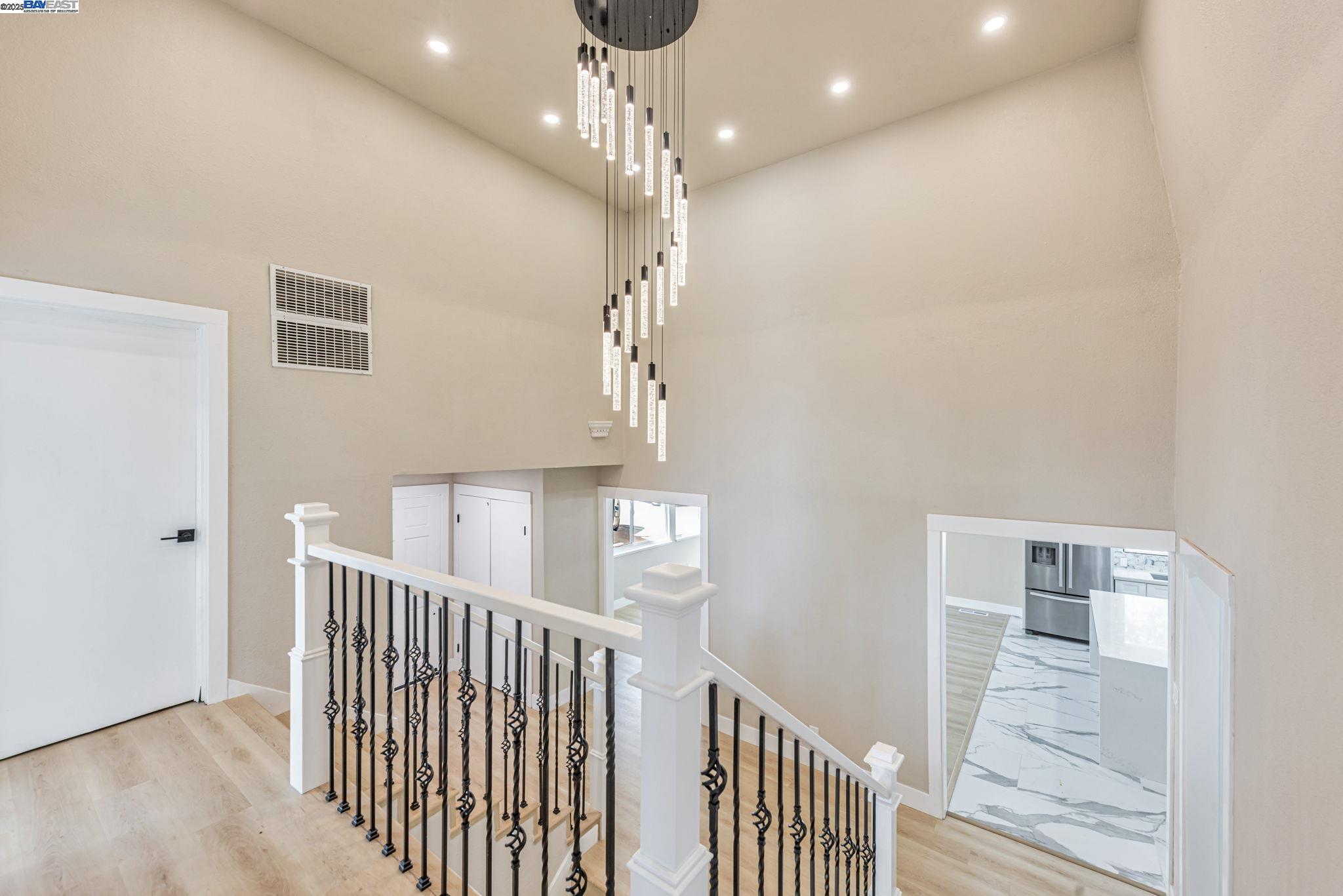 Detail Gallery Image 3 of 48 For 10745 Ridgeview Way, San Jose,  CA 95127 - 4 Beds | 4/1 Baths