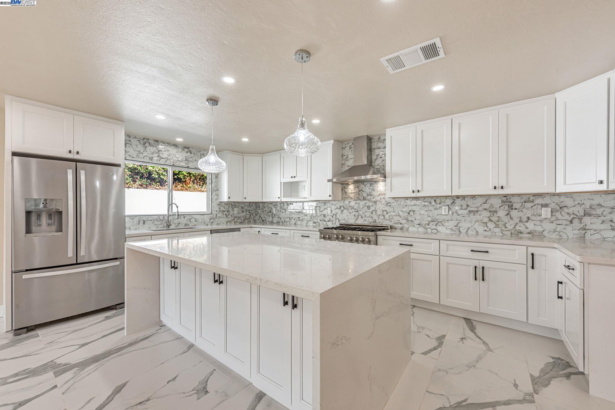 Detail Gallery Image 6 of 48 For 10745 Ridgeview Way, San Jose,  CA 95127 - 4 Beds | 4/1 Baths
