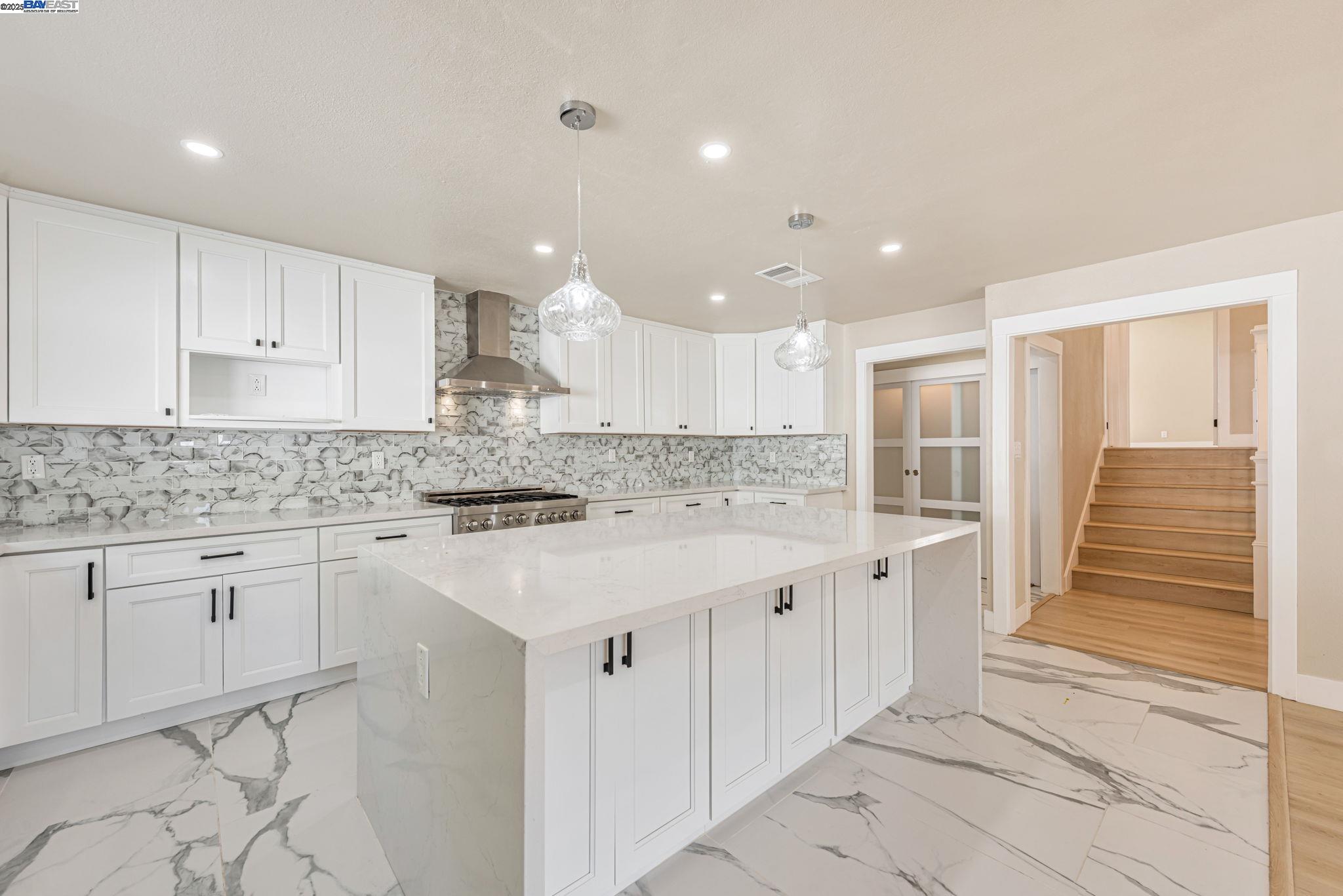 Detail Gallery Image 7 of 48 For 10745 Ridgeview Way, San Jose,  CA 95127 - 4 Beds | 4/1 Baths