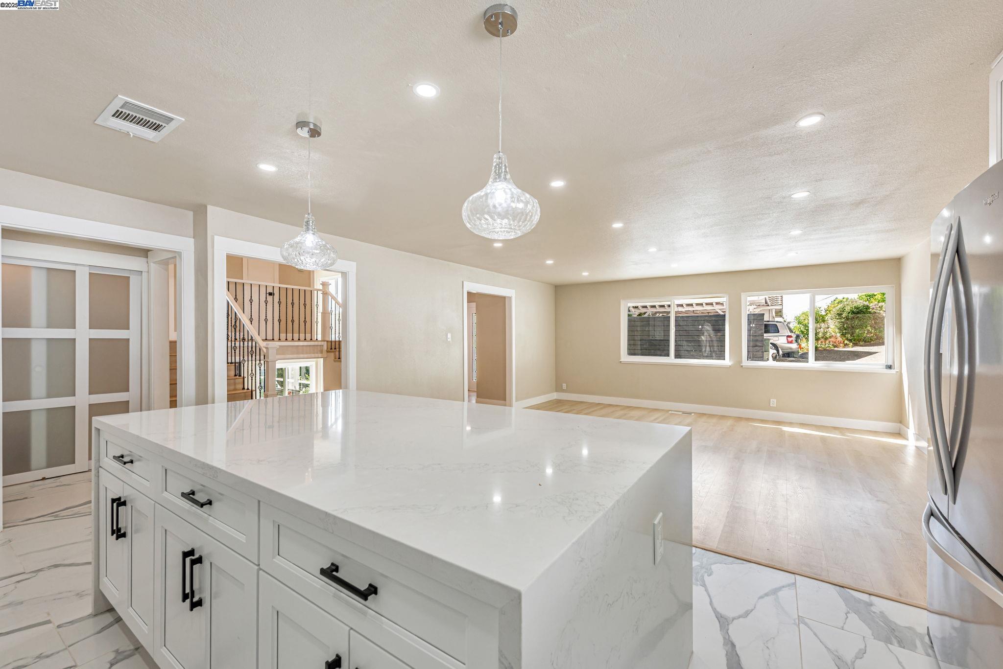 Detail Gallery Image 8 of 48 For 10745 Ridgeview Way, San Jose,  CA 95127 - 4 Beds | 4/1 Baths