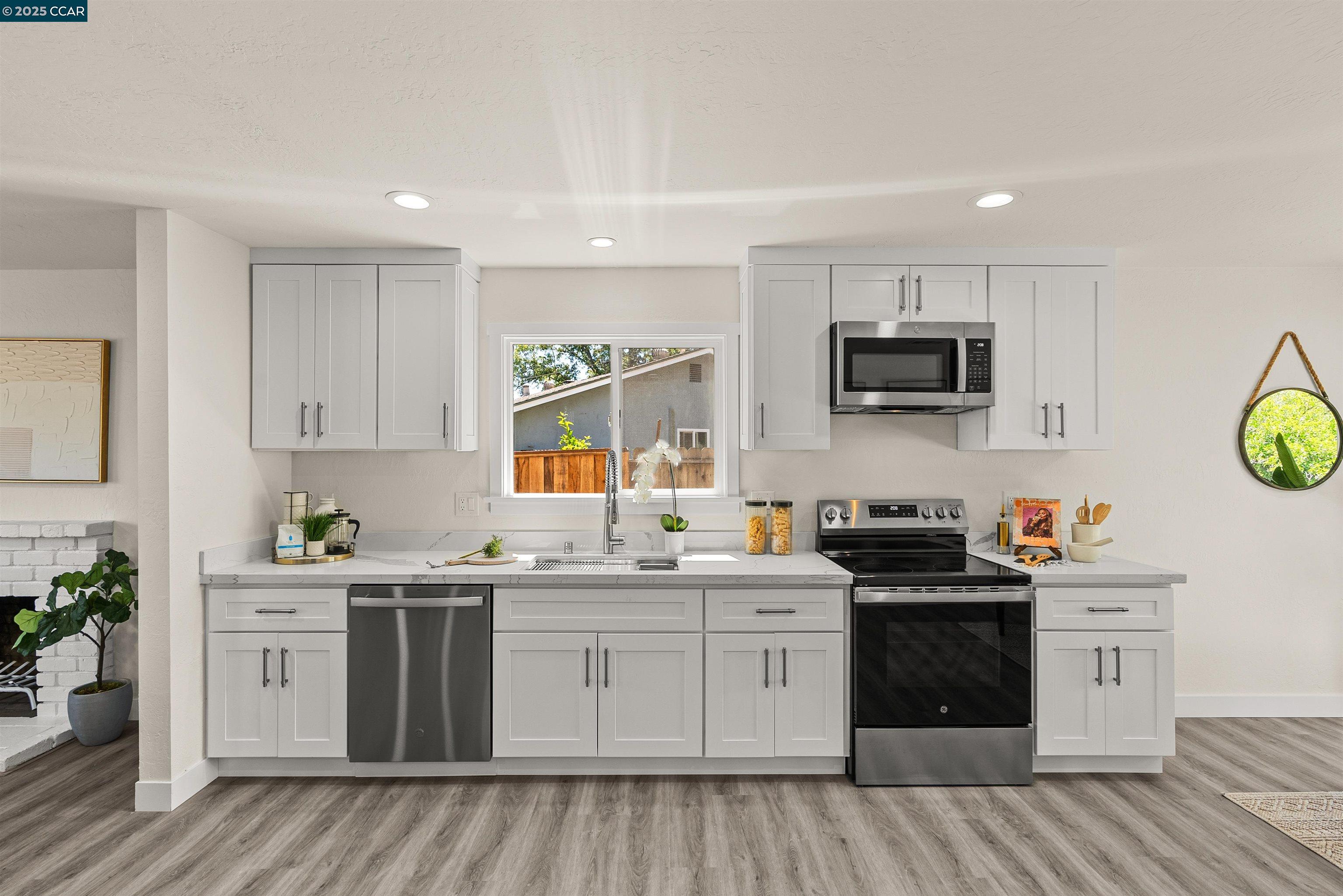 Detail Gallery Image 14 of 37 For 3319 Claudia Dr, Concord,  CA 94519 - 3 Beds | 2 Baths