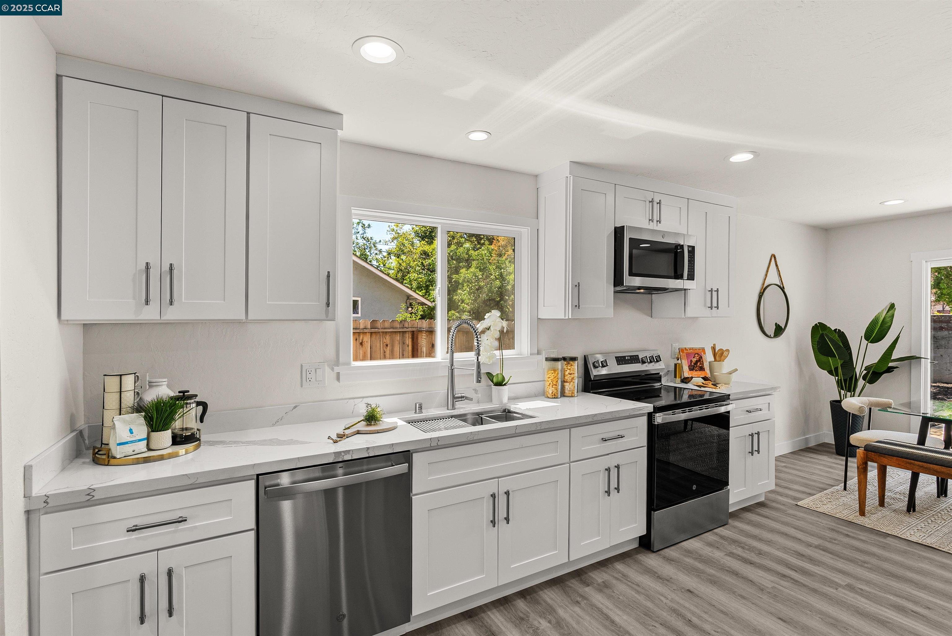 Detail Gallery Image 16 of 37 For 3319 Claudia Dr, Concord,  CA 94519 - 3 Beds | 2 Baths