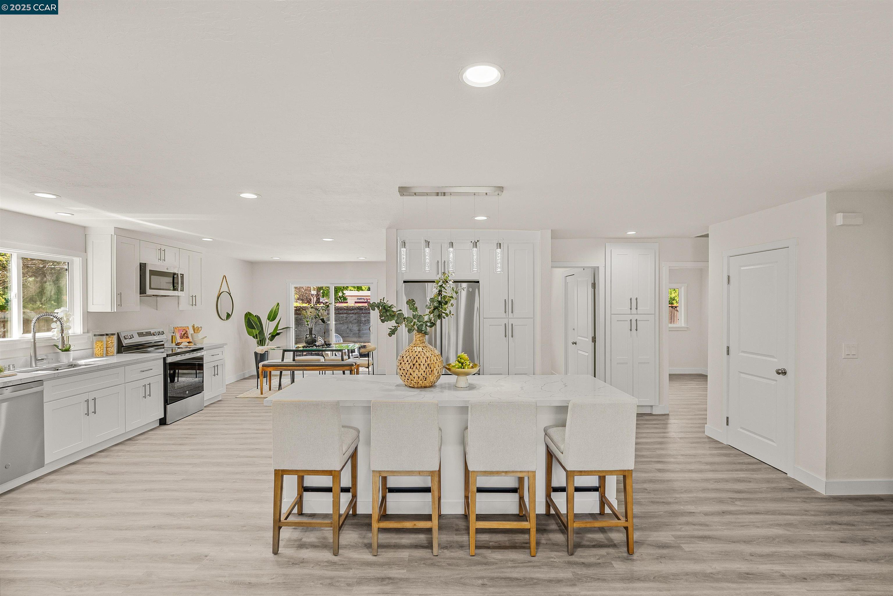 Detail Gallery Image 9 of 37 For 3319 Claudia Dr, Concord,  CA 94519 - 3 Beds | 2 Baths