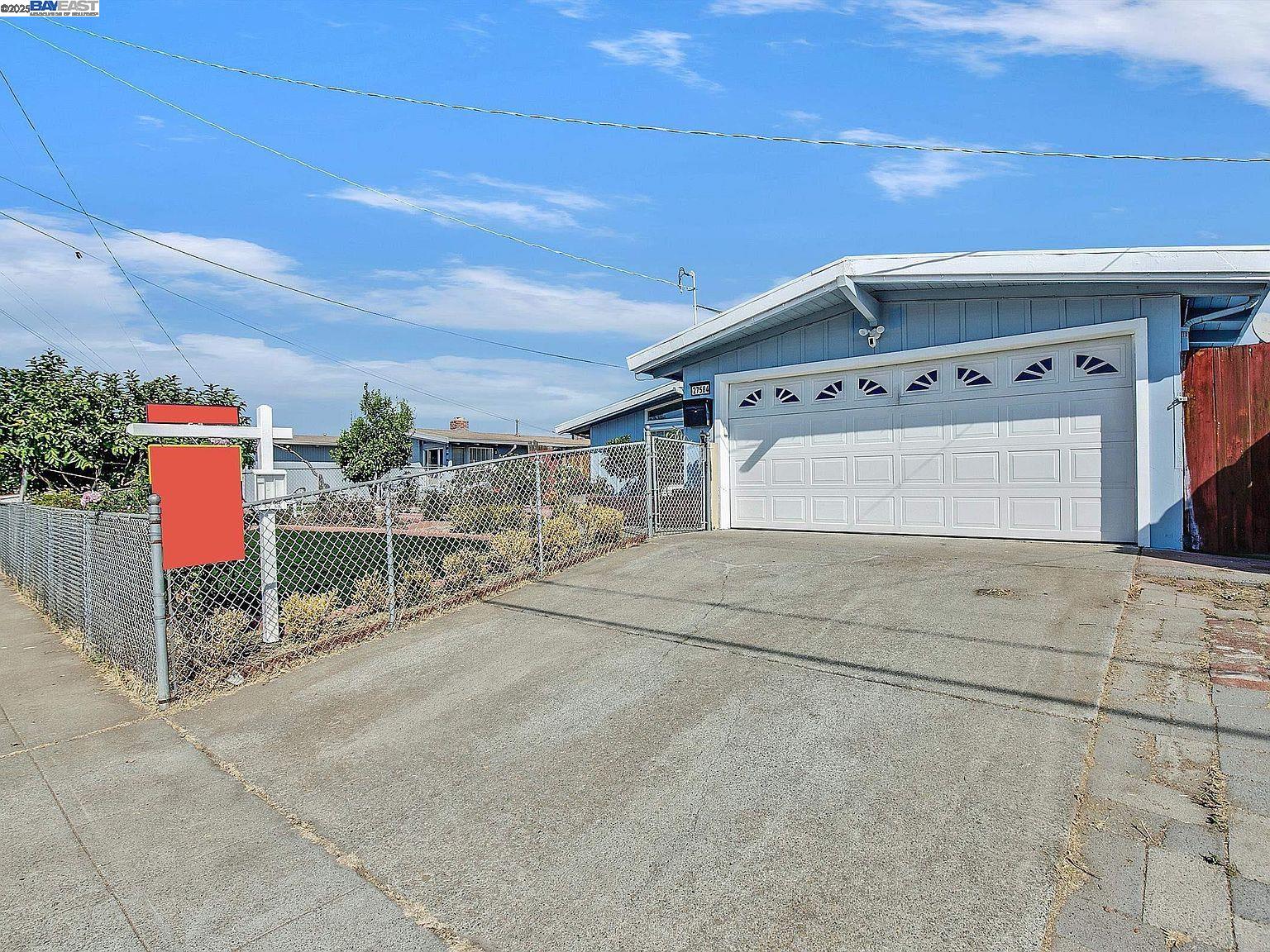 Detail Gallery Image 5 of 31 For 27584 La Porte Ave, Hayward,  CA 94545 - 3 Beds | 2 Baths