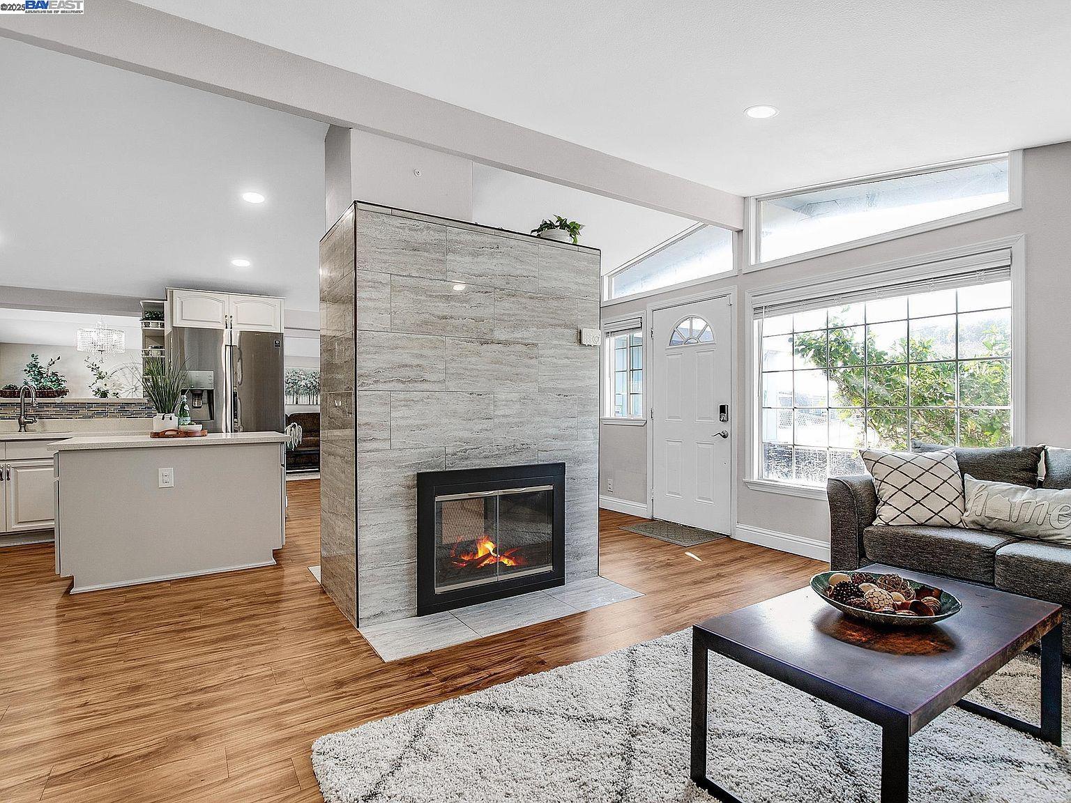 Detail Gallery Image 9 of 31 For 27584 La Porte Ave, Hayward,  CA 94545 - 3 Beds | 2 Baths