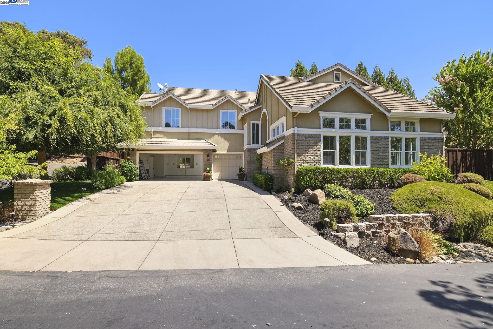 Detail Gallery Image 2 of 42 For 86 Candleston Place, Alamo,  CA 94507 - 5 Beds | 3 Baths
