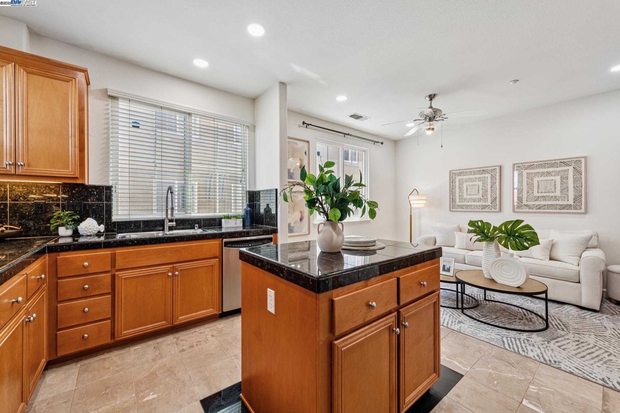 Detail Gallery Image 15 of 52 For 8857 Oliver Pl, Dublin,  CA 94568 - 4 Beds | 2/1 Baths