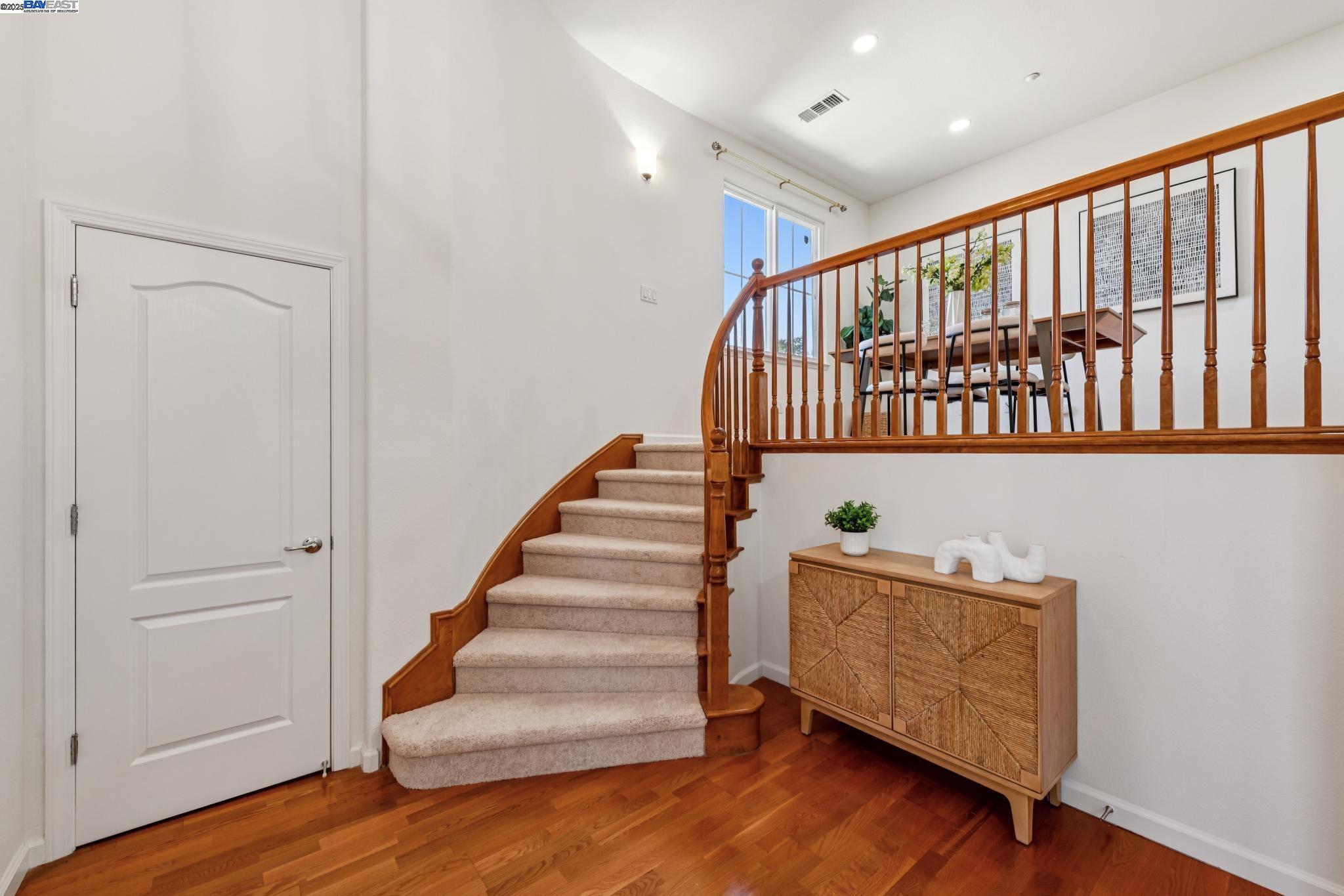 Detail Gallery Image 5 of 52 For 8857 Oliver Pl, Dublin,  CA 94568 - 4 Beds | 2/1 Baths