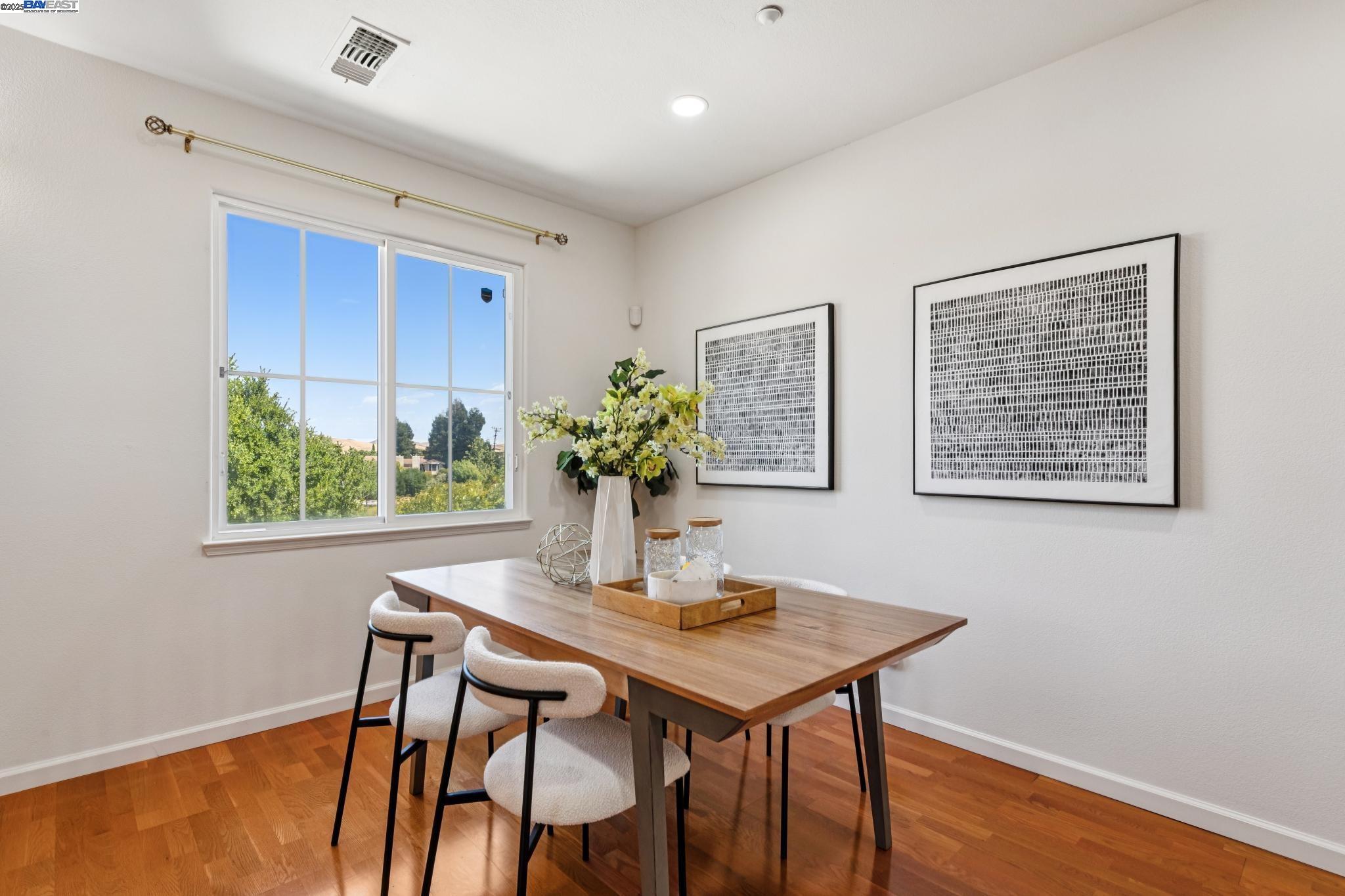 Detail Gallery Image 6 of 52 For 8857 Oliver Pl, Dublin,  CA 94568 - 4 Beds | 2/1 Baths
