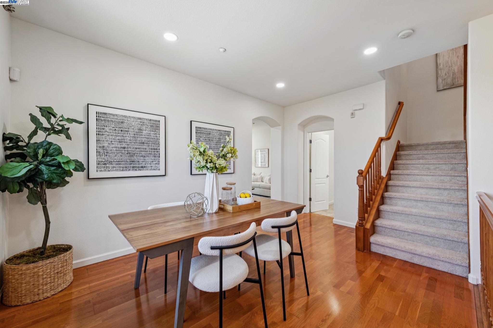 Detail Gallery Image 7 of 52 For 8857 Oliver Pl, Dublin,  CA 94568 - 4 Beds | 2/1 Baths