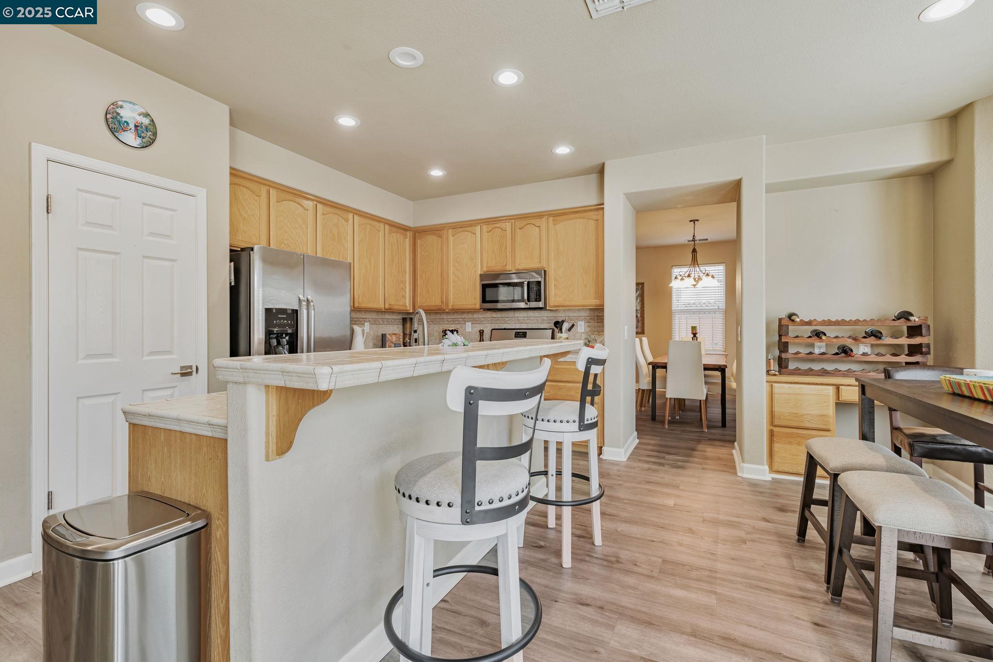 Detail Gallery Image 7 of 30 For 4867 Big Bear Rd, Oakley,  CA 94561 - 6 Beds | 3 Baths