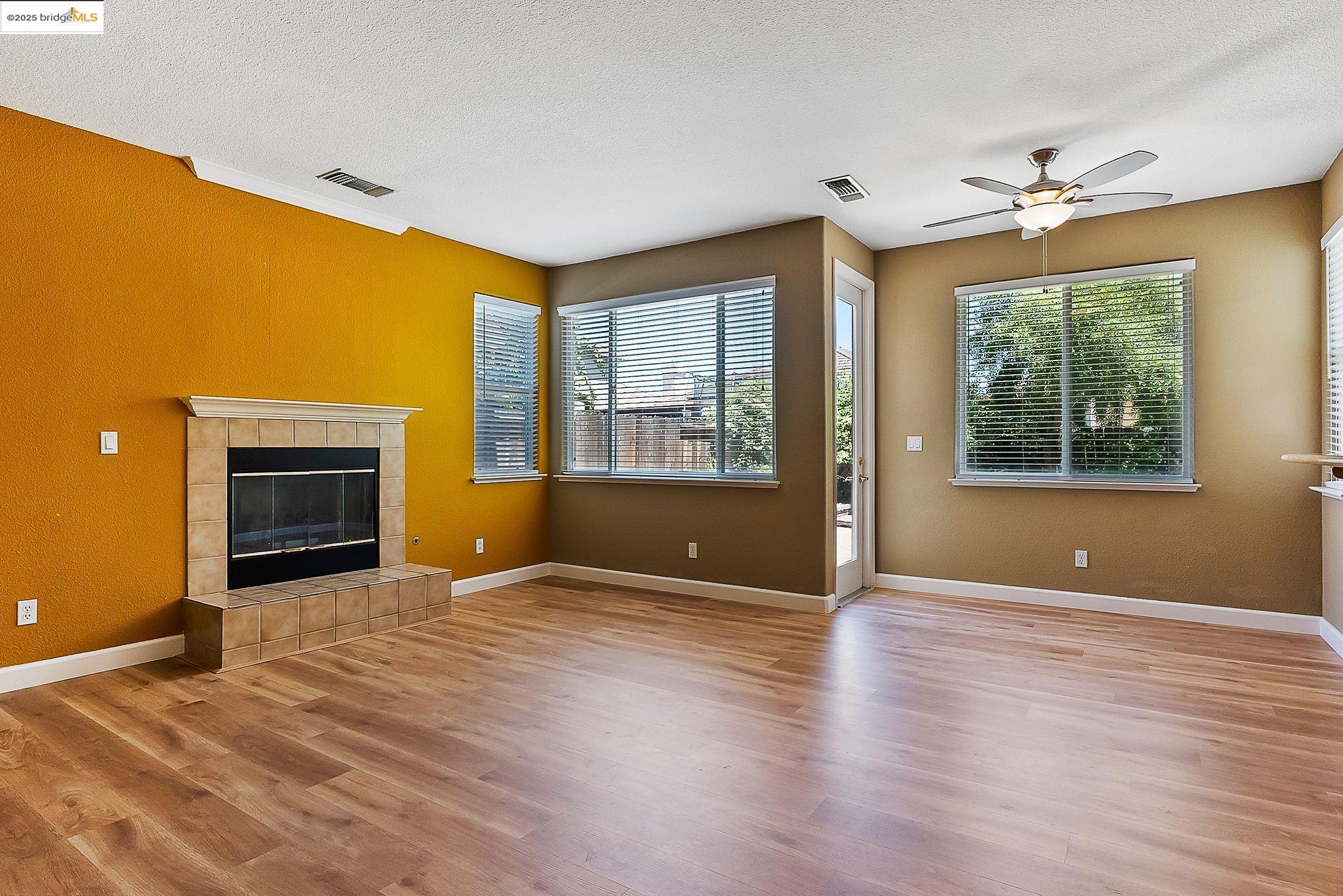 Detail Gallery Image 16 of 47 For 1318 Yosemite Cir, Oakley,  CA 94561 - 4 Beds | 3 Baths