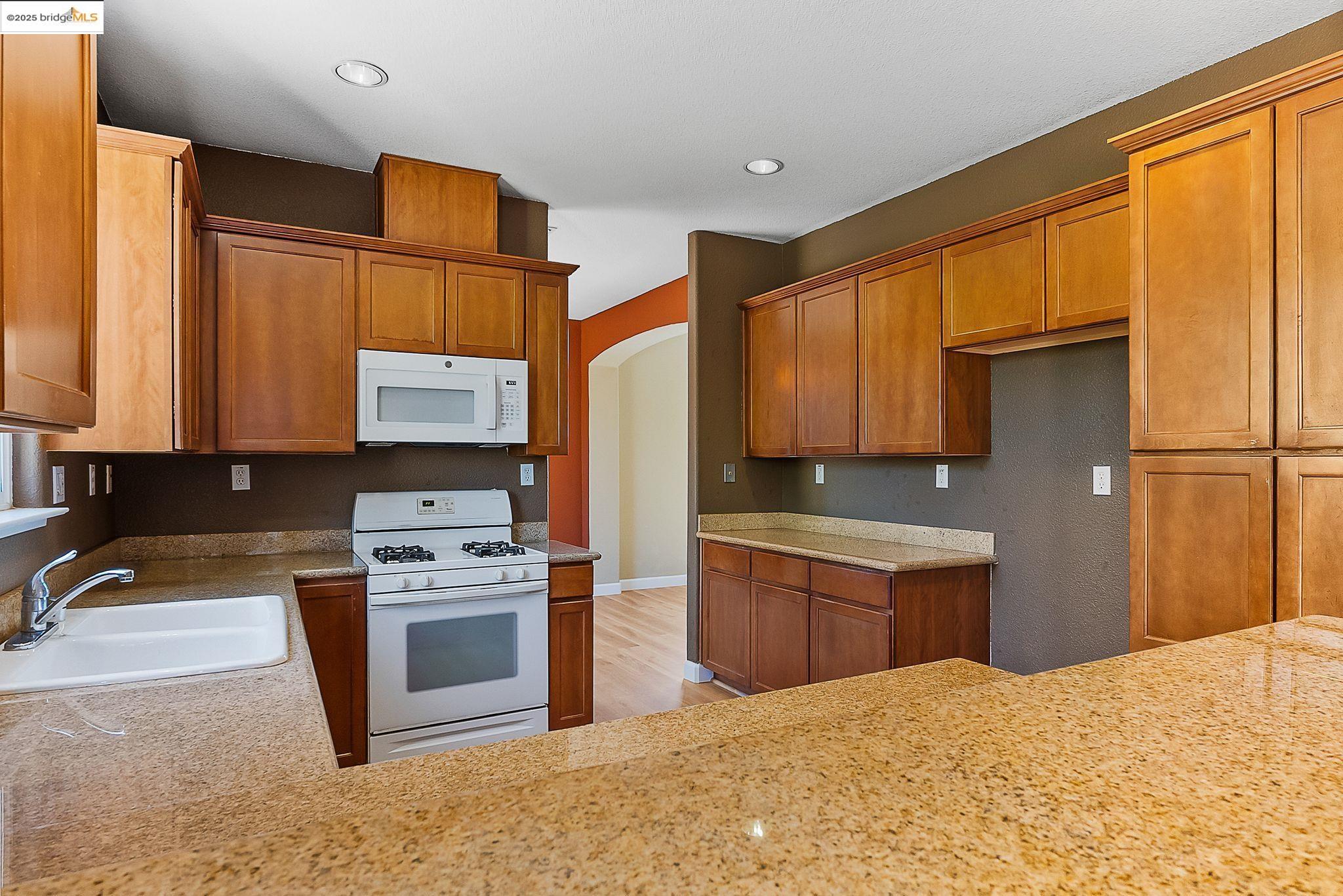 Detail Gallery Image 17 of 47 For 1318 Yosemite Cir, Oakley,  CA 94561 - 4 Beds | 3 Baths