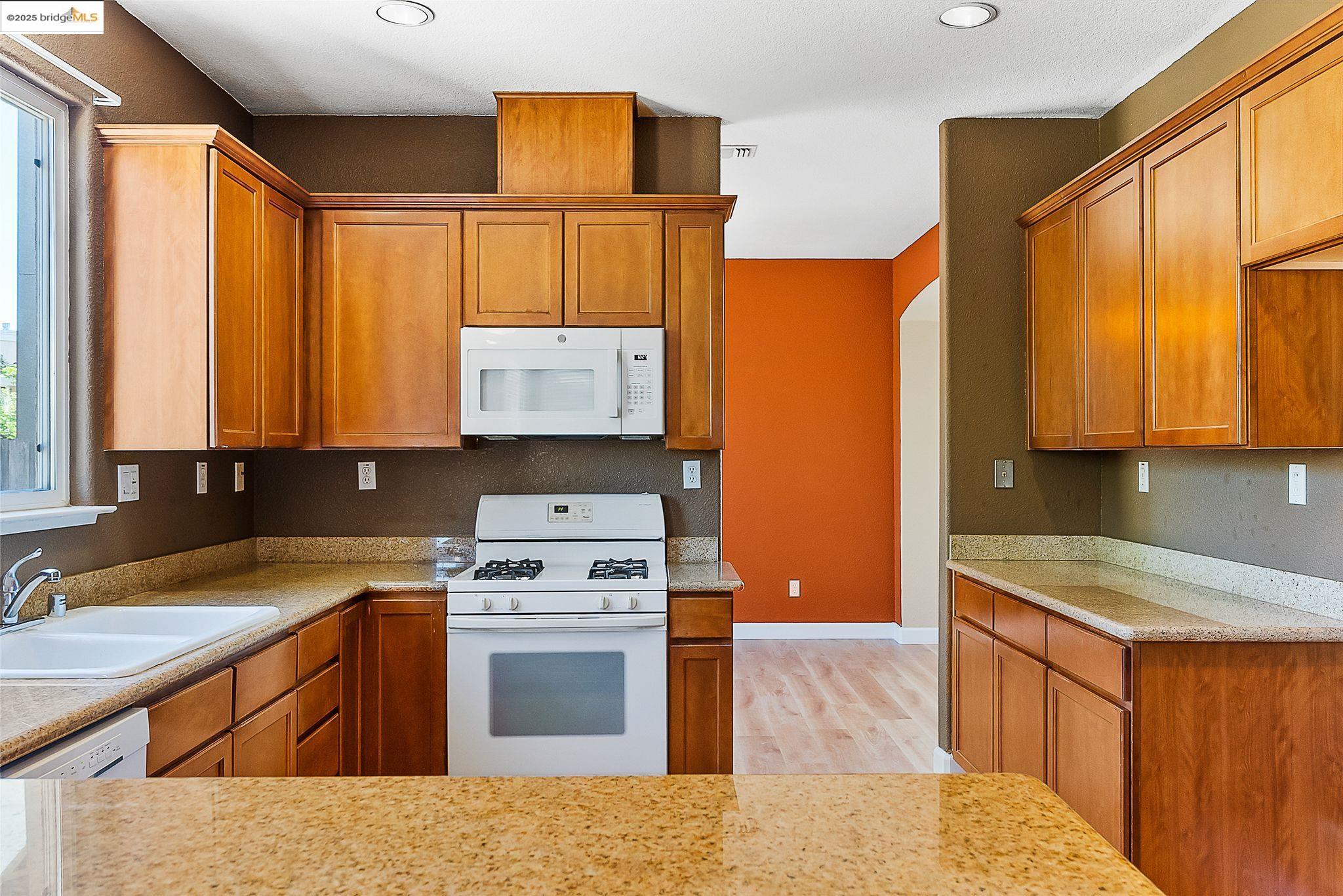 Detail Gallery Image 18 of 47 For 1318 Yosemite Cir, Oakley,  CA 94561 - 4 Beds | 3 Baths