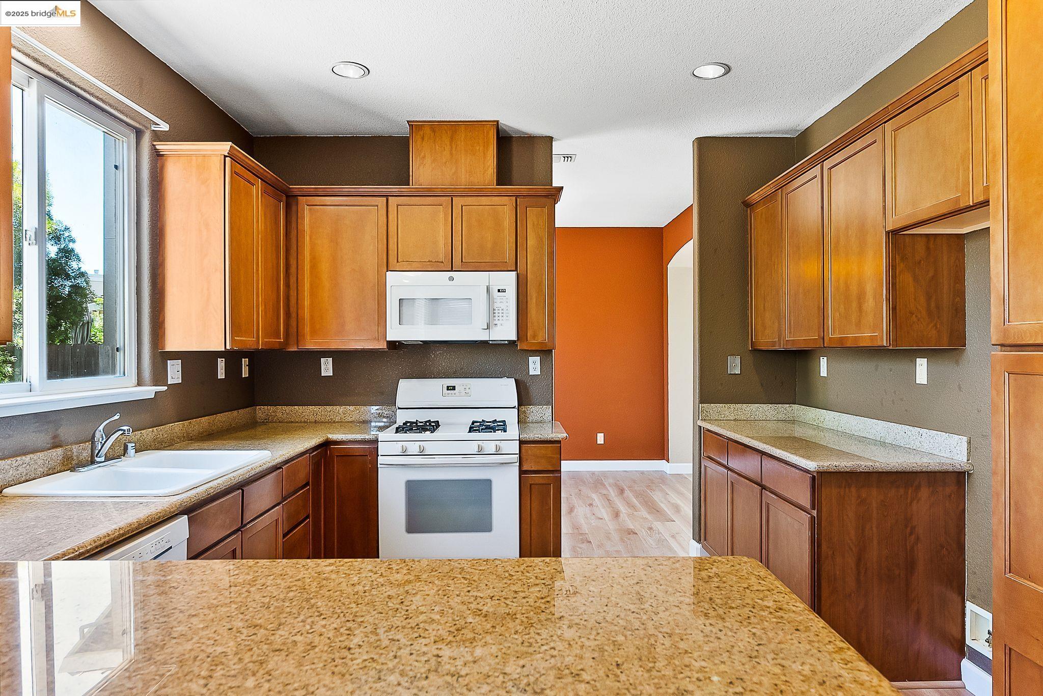 Detail Gallery Image 19 of 47 For 1318 Yosemite Cir, Oakley,  CA 94561 - 4 Beds | 3 Baths