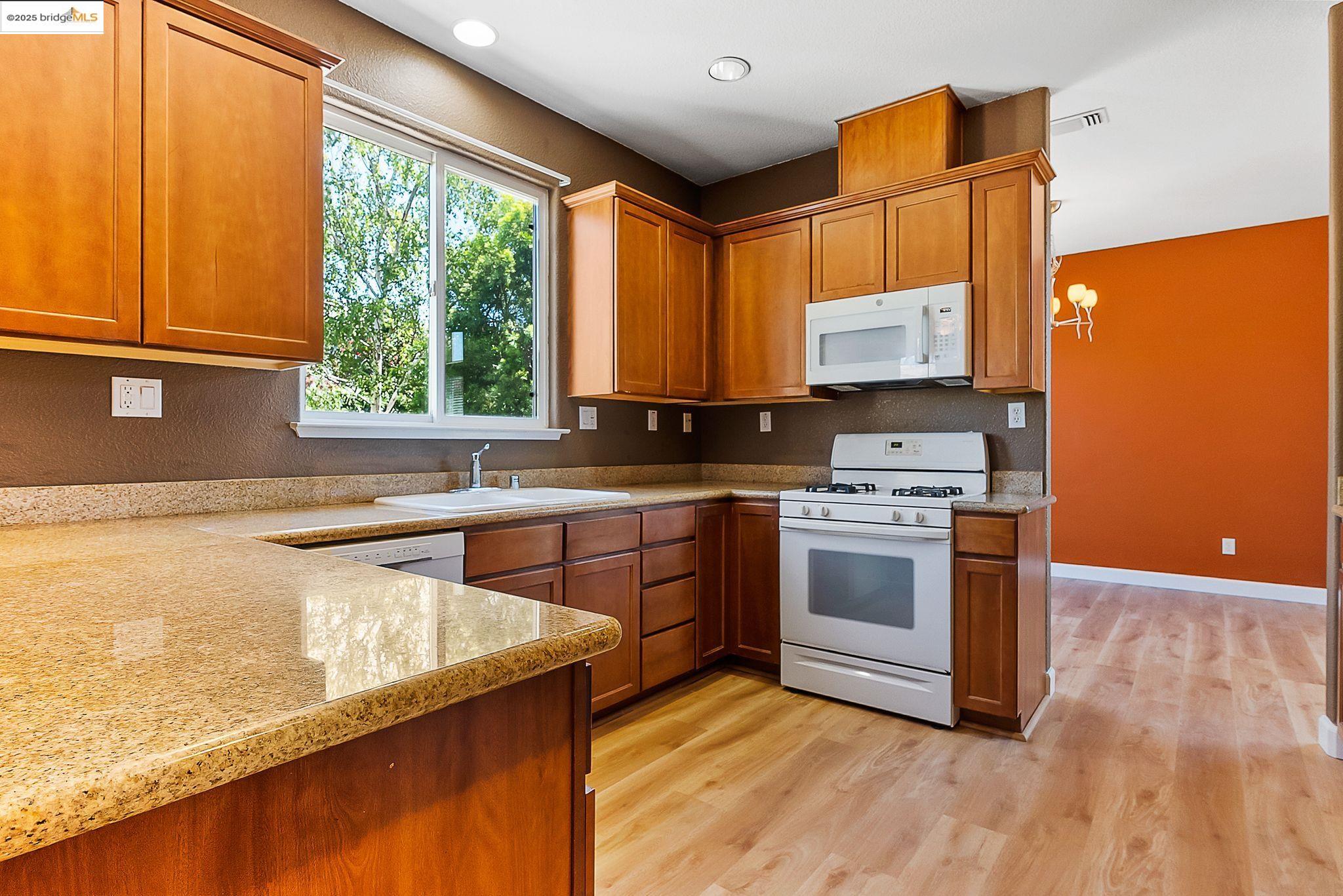 Detail Gallery Image 20 of 47 For 1318 Yosemite Cir, Oakley,  CA 94561 - 4 Beds | 3 Baths