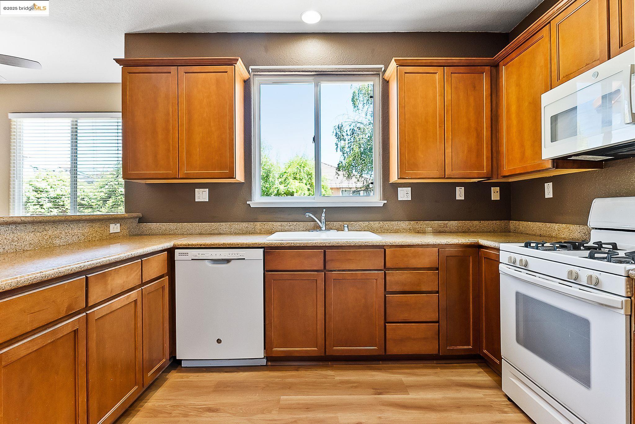 Detail Gallery Image 21 of 47 For 1318 Yosemite Cir, Oakley,  CA 94561 - 4 Beds | 3 Baths