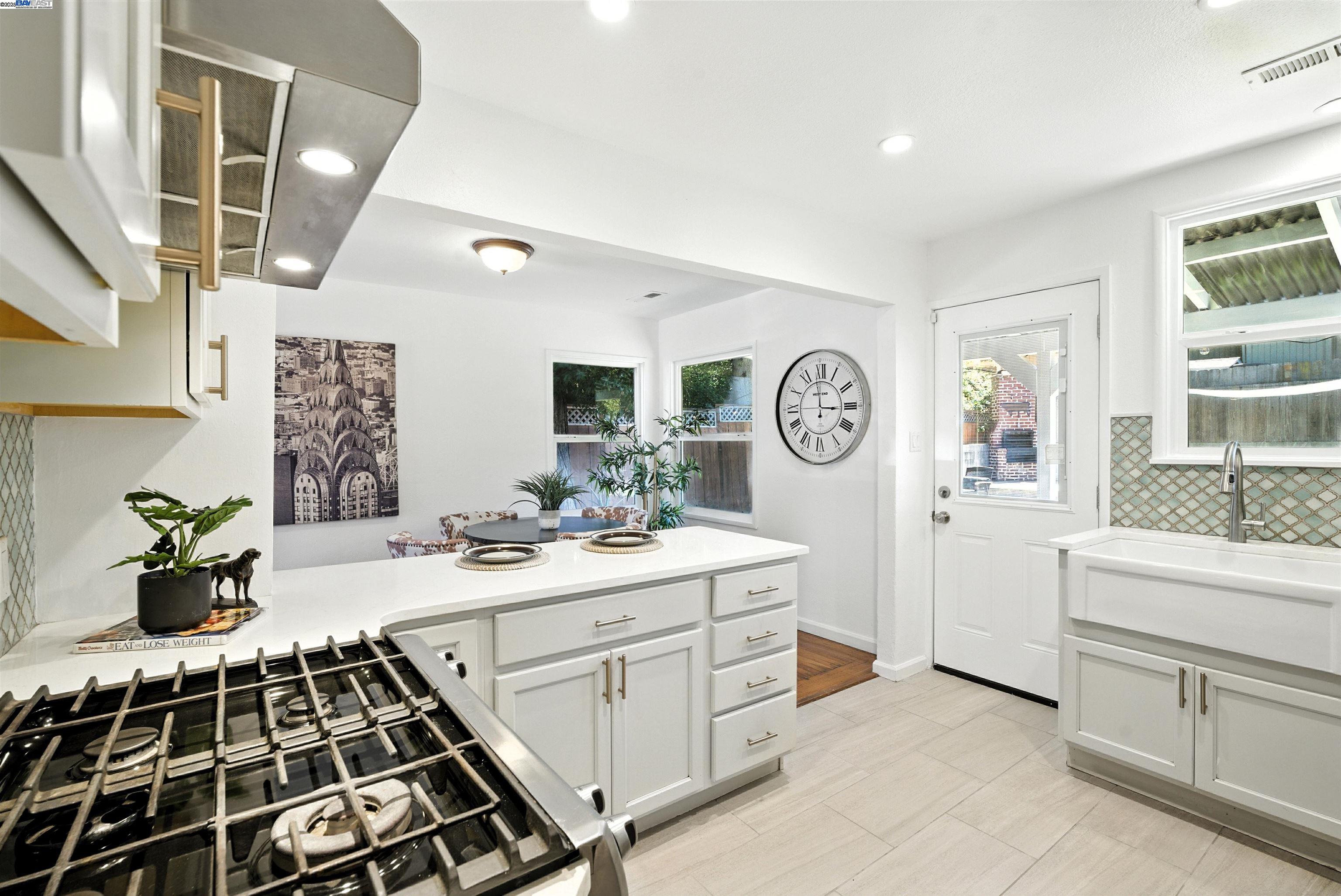 Detail Gallery Image 9 of 35 For 4030 Edwards Ave, Oakland,  CA 94605 - 2 Beds | 1 Baths
