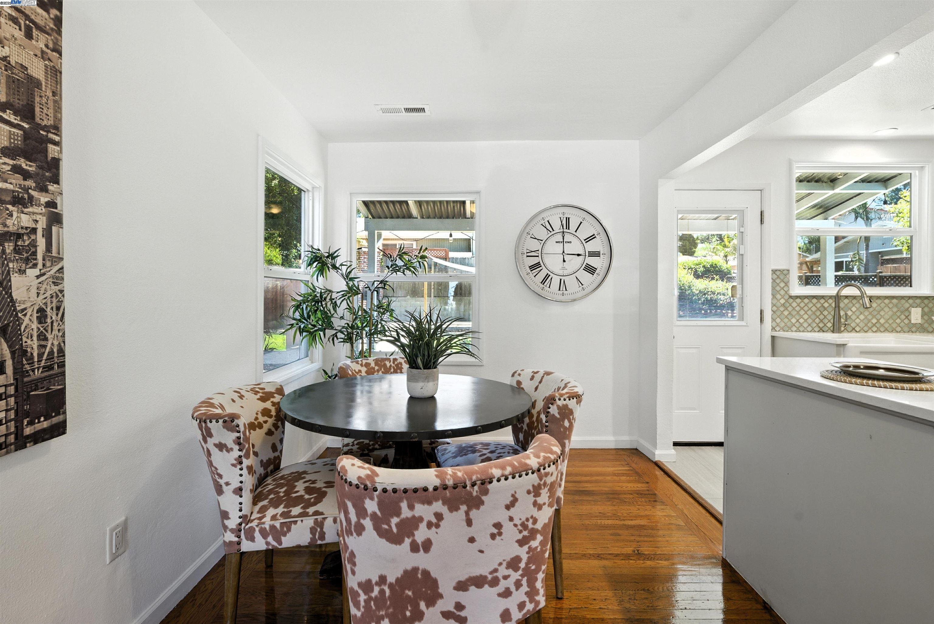 Detail Gallery Image 4 of 35 For 4030 Edwards Ave, Oakland,  CA 94605 - 2 Beds | 1 Baths