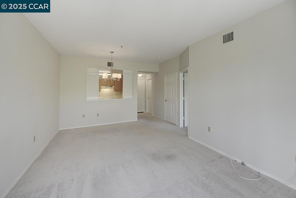 Photo #8: 41106304 Listing: Photo #8