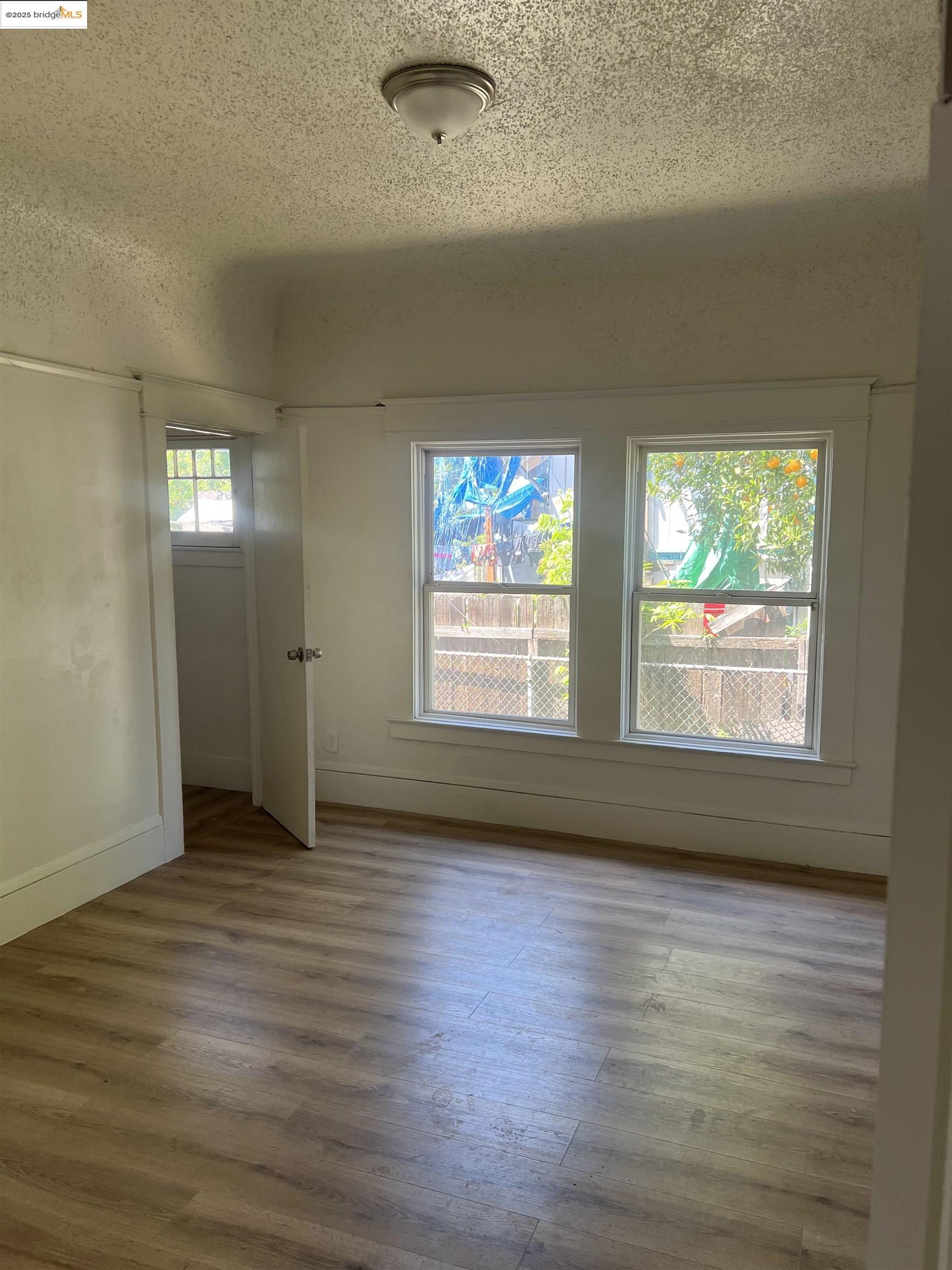 Detail Gallery Image 4 of 5 For 1155 N Pilgrim St, Stockton,  CA 95205 - 3 Beds | 1 Baths