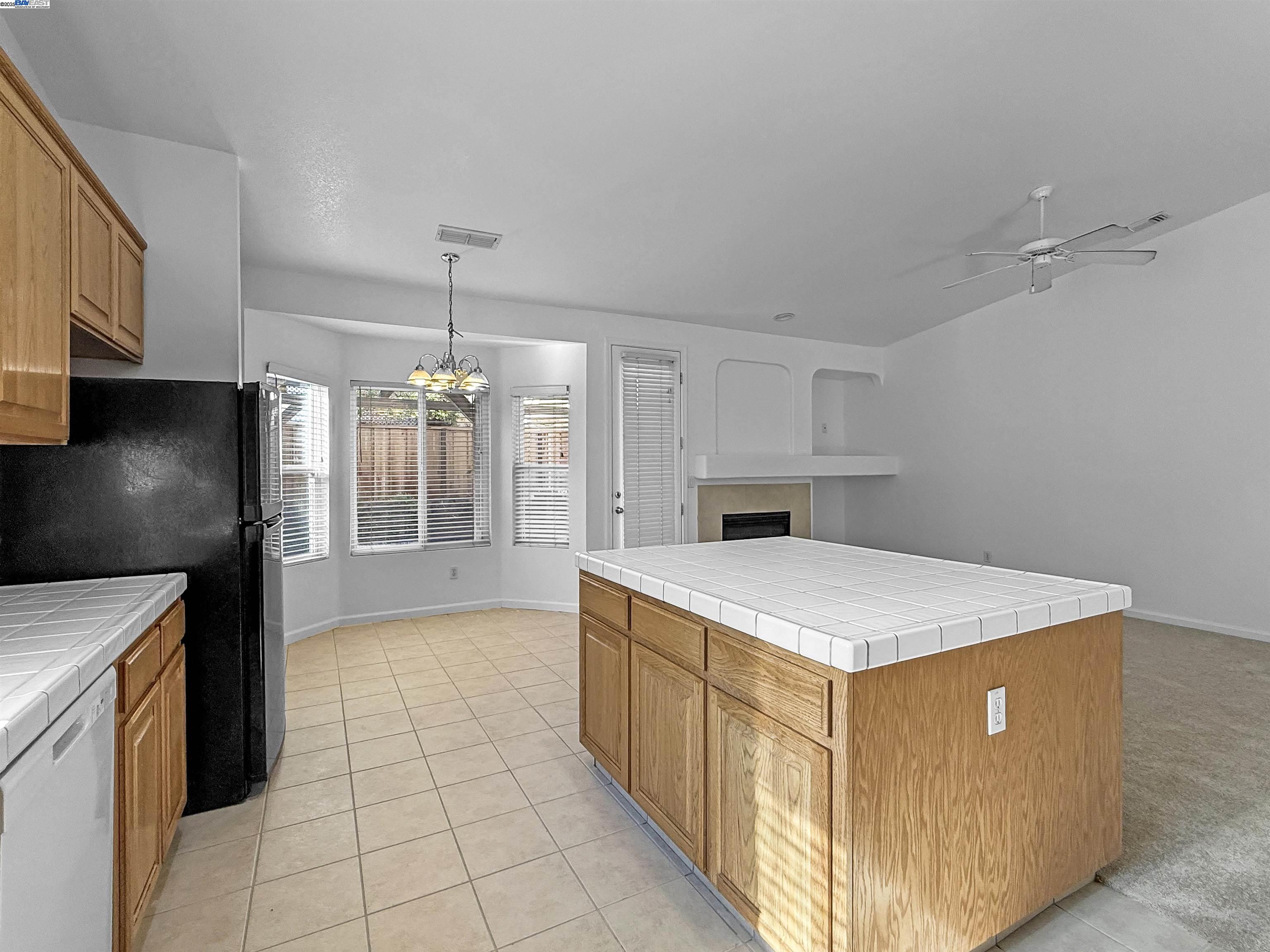 Detail Gallery Image 12 of 47 For 2352 Gretchen Elizabeth Ct, Tracy,  CA 95377 - 4 Beds | 2/1 Baths